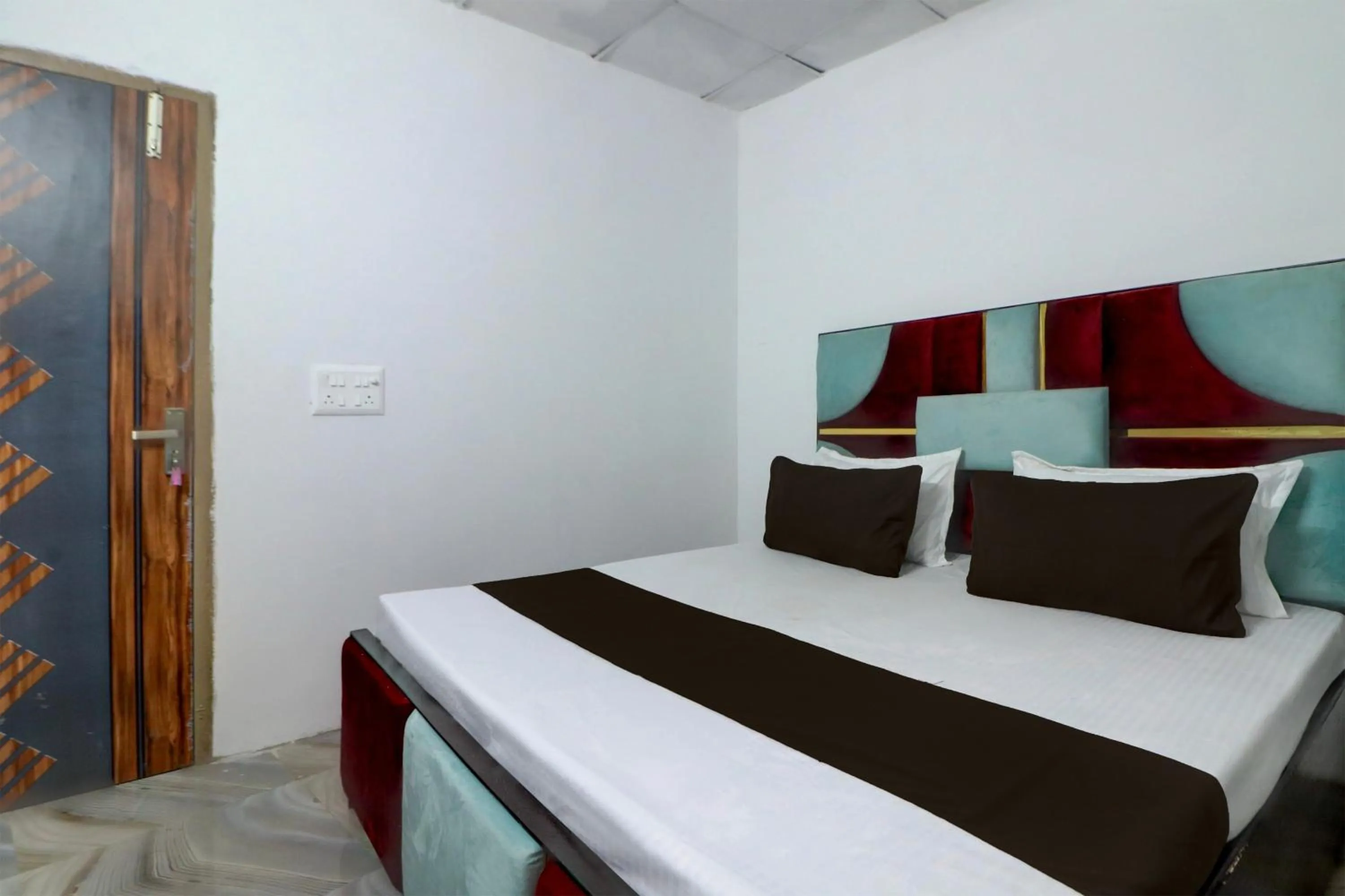 Bedroom, Bed in Hotel O Hotel Feel Inn