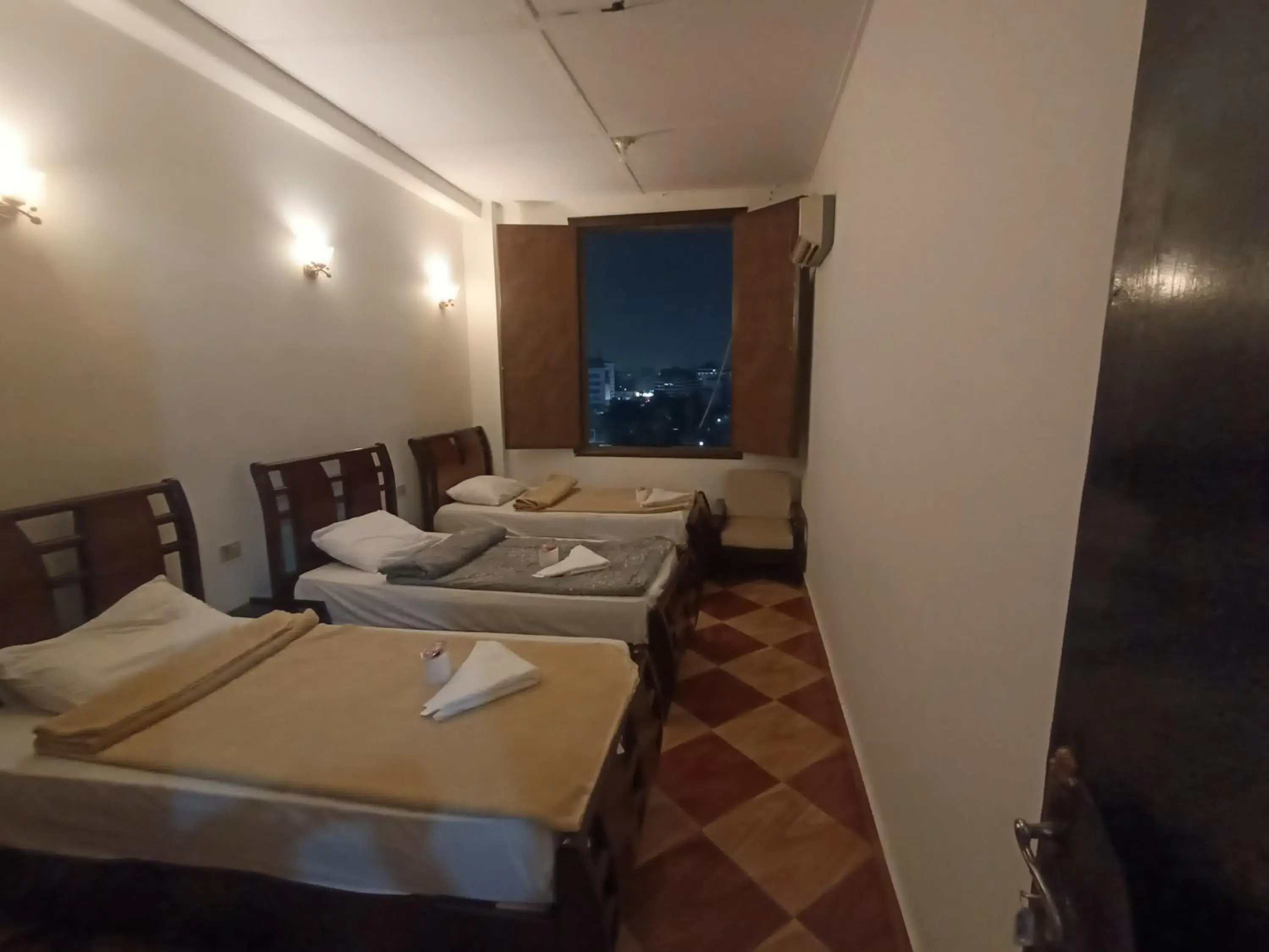 Triple Room with Shared Bathroom in Family Palace Hostel Triple Room with Shared Bathroom in Family Palace Hostel