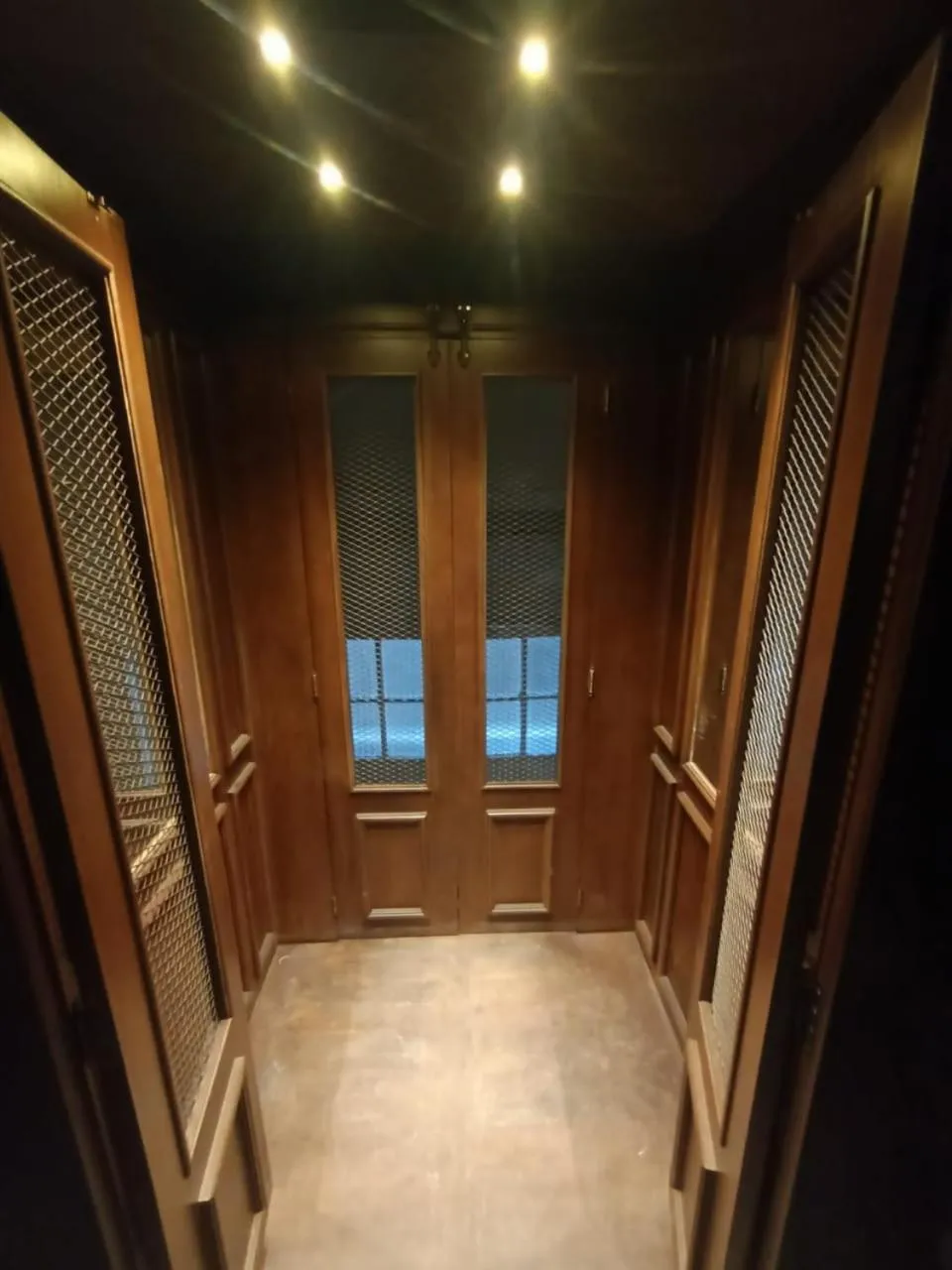 elevator in Family Palace Hostel