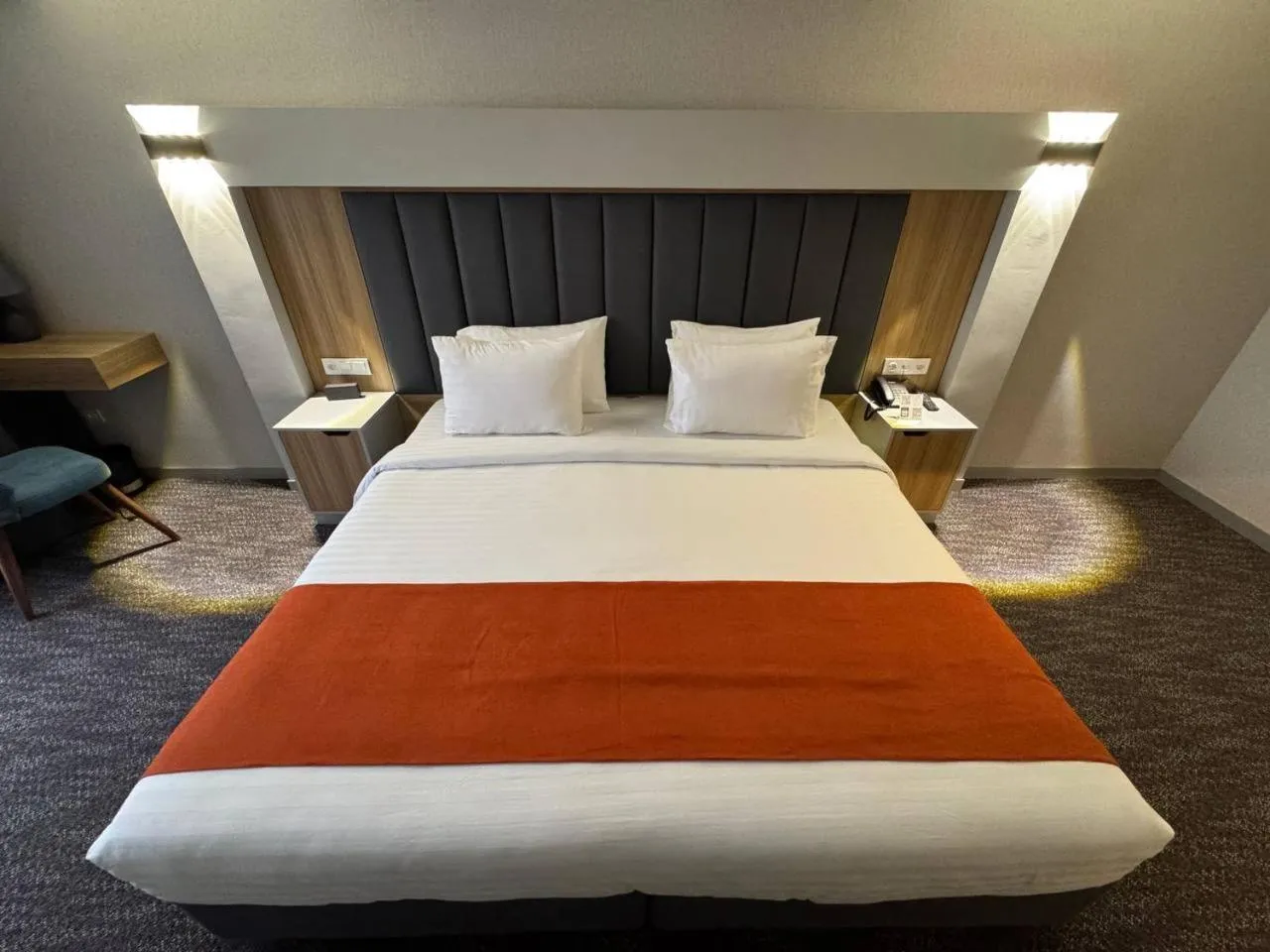 Property building, Bed in Nuovo Boutique Hotel