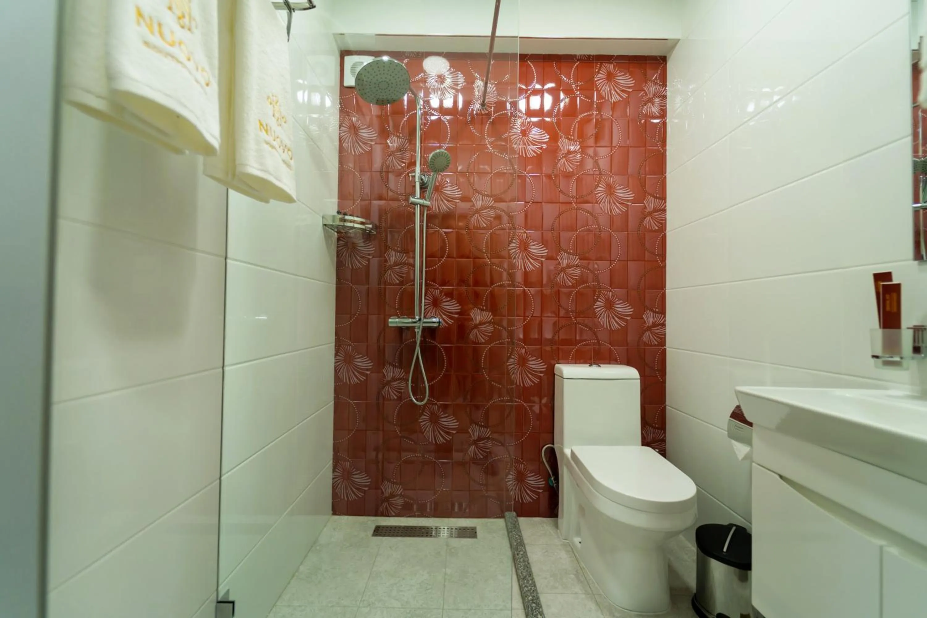 Shower in Nuovo Boutique Hotel