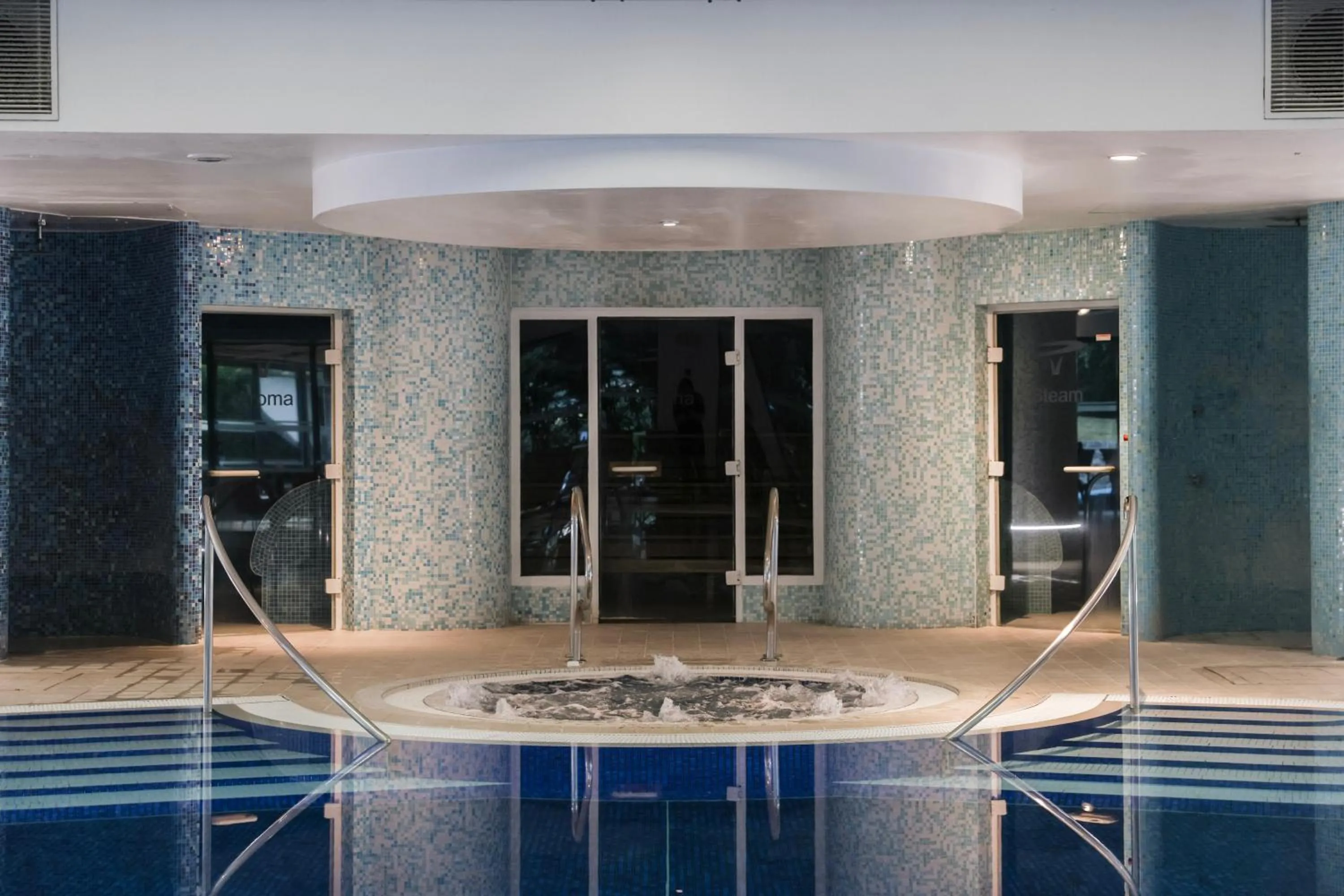 Swimming pool in Donnington Hotel, Spa & Golf