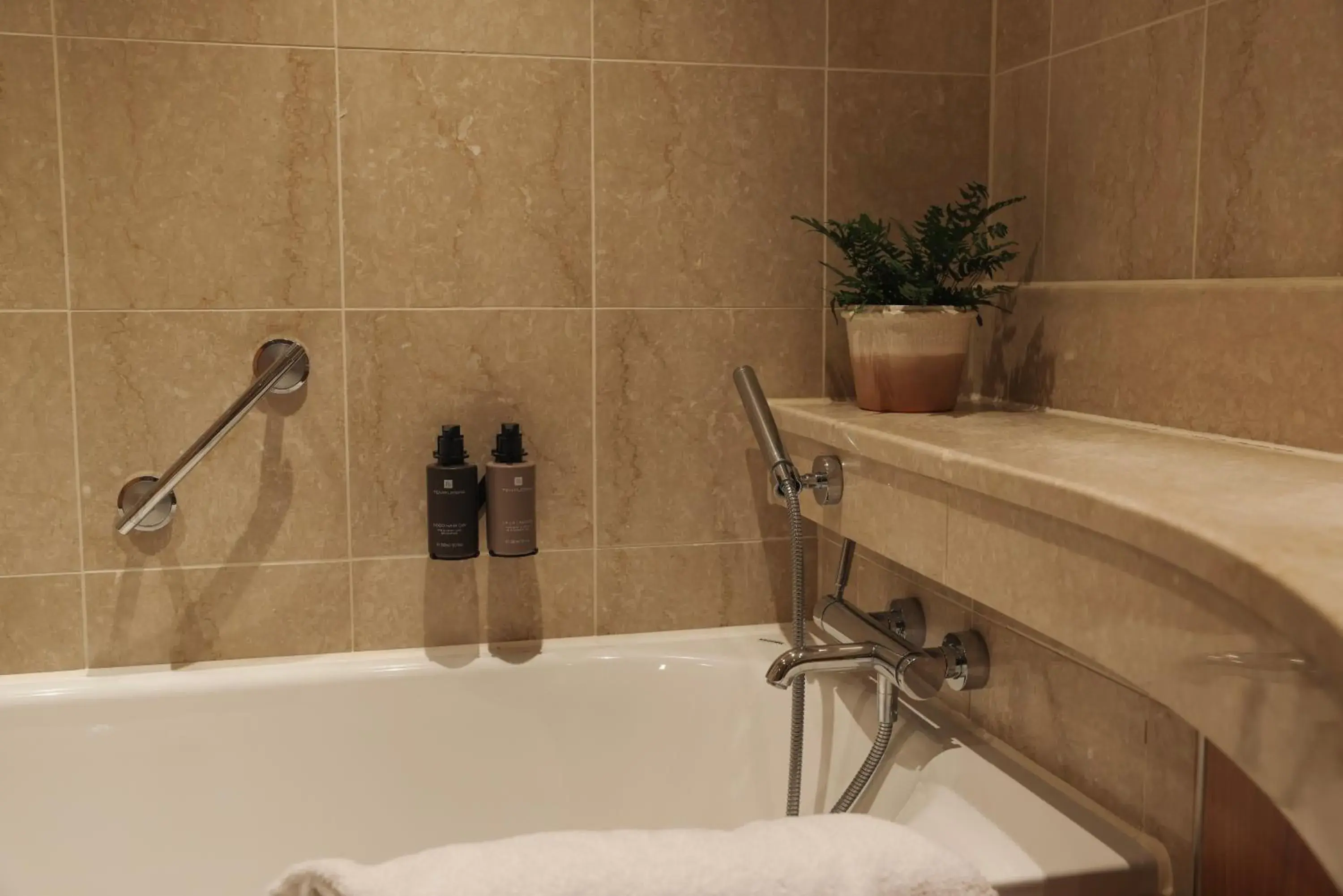 Spacious Double in Donnington Hotel, Spa & Golf Spacious Double in Donnington Hotel, Spa & Golf