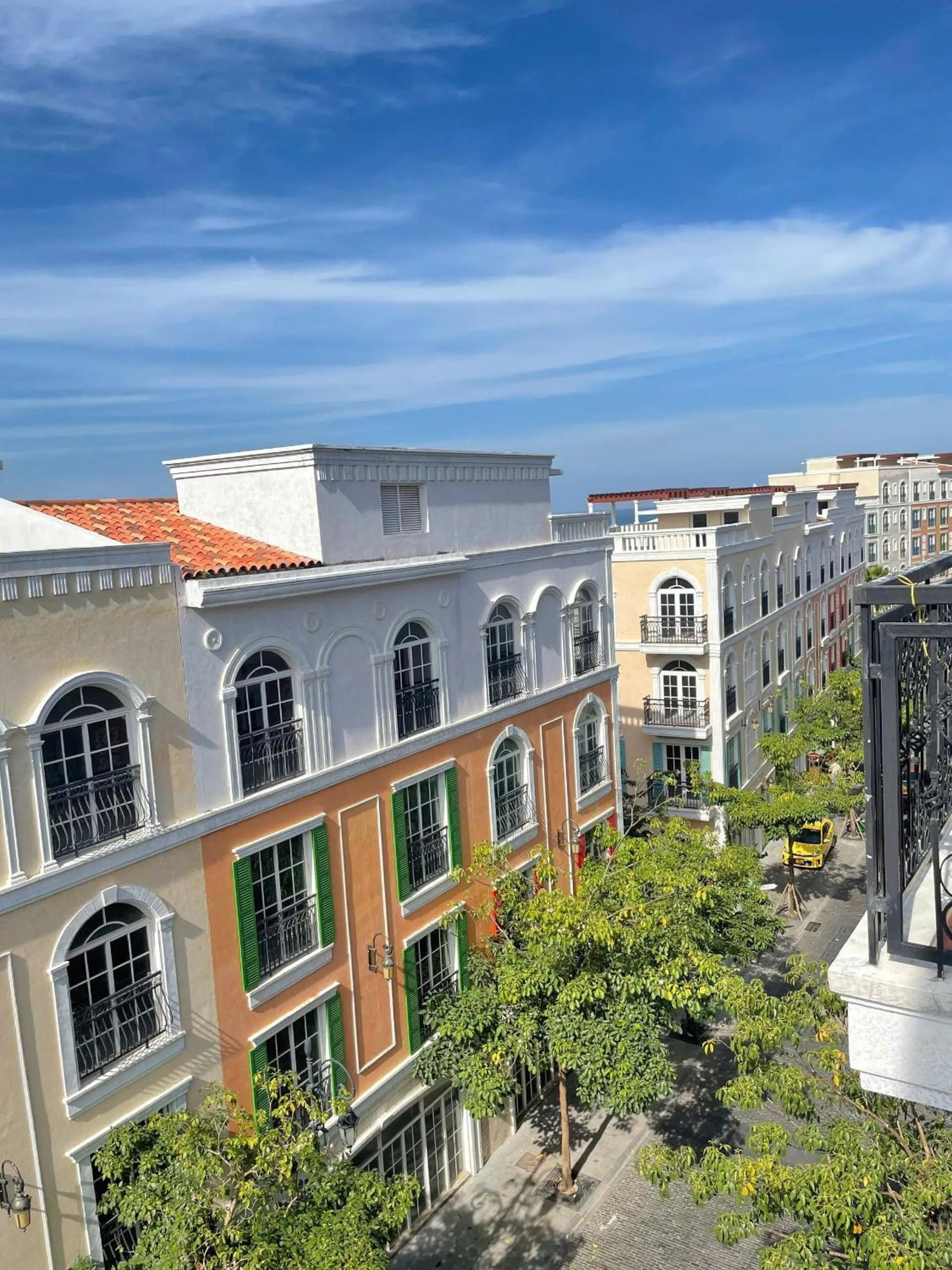 Day in Lotus Home Hillside