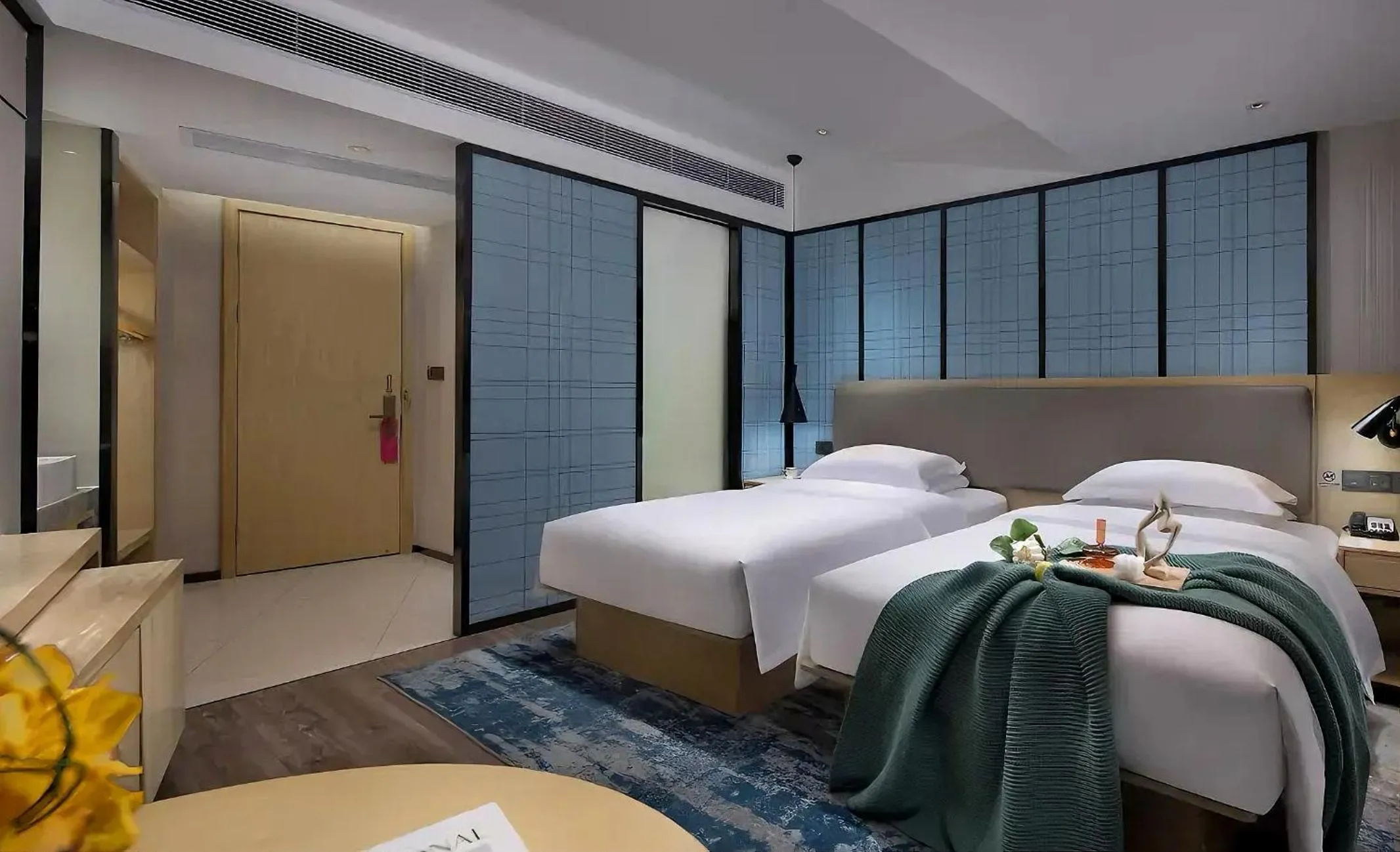 Photo of the whole room, Bed in Echarm International Hotel Guangzhou Beijing Road Pedestrian Street Tianzi Wharf