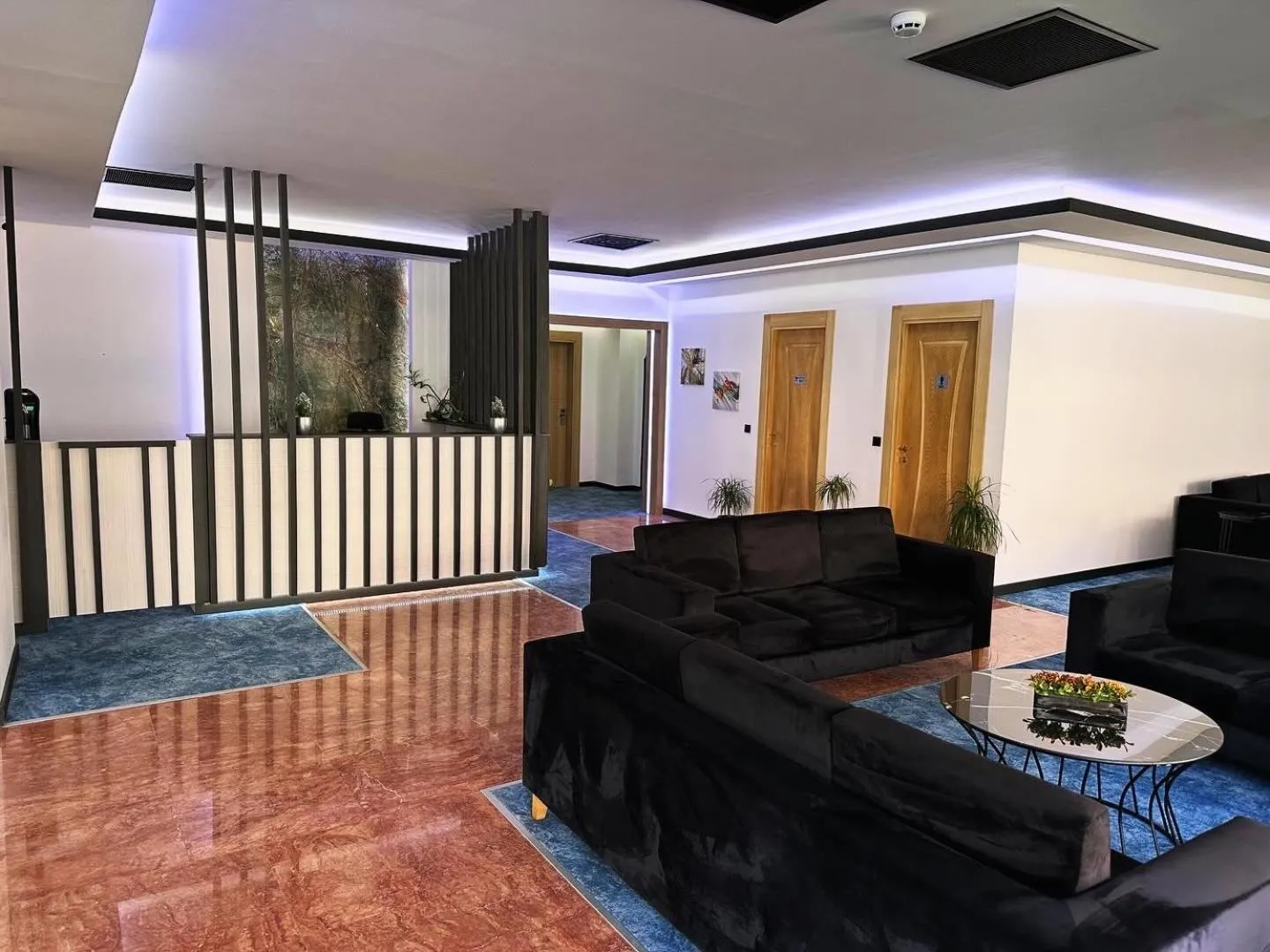 Communal lounge/ TV room in KT Suite