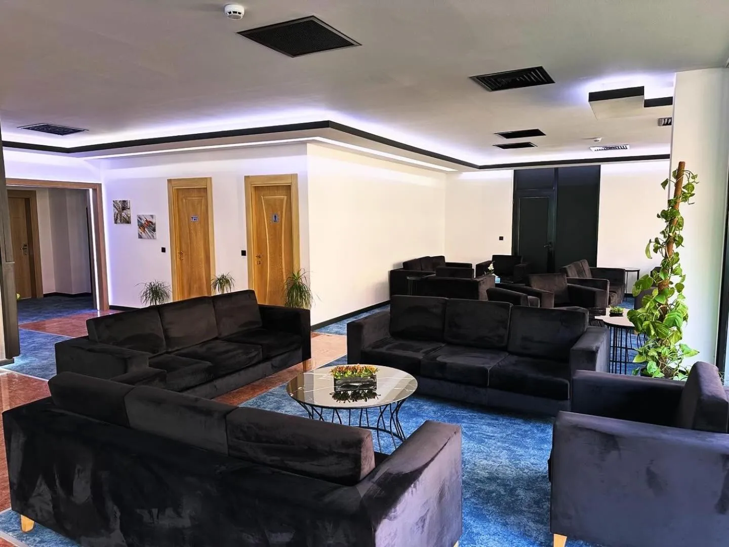 Communal lounge/ TV room in KT Suite