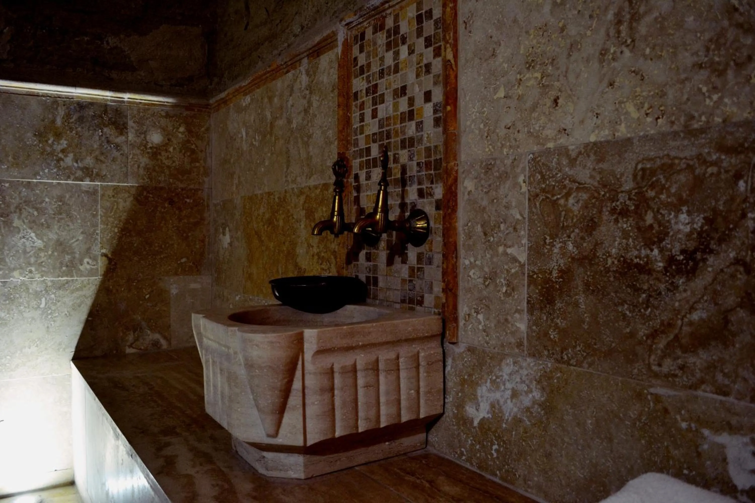 Bathroom in Family Cave Suite Hotel