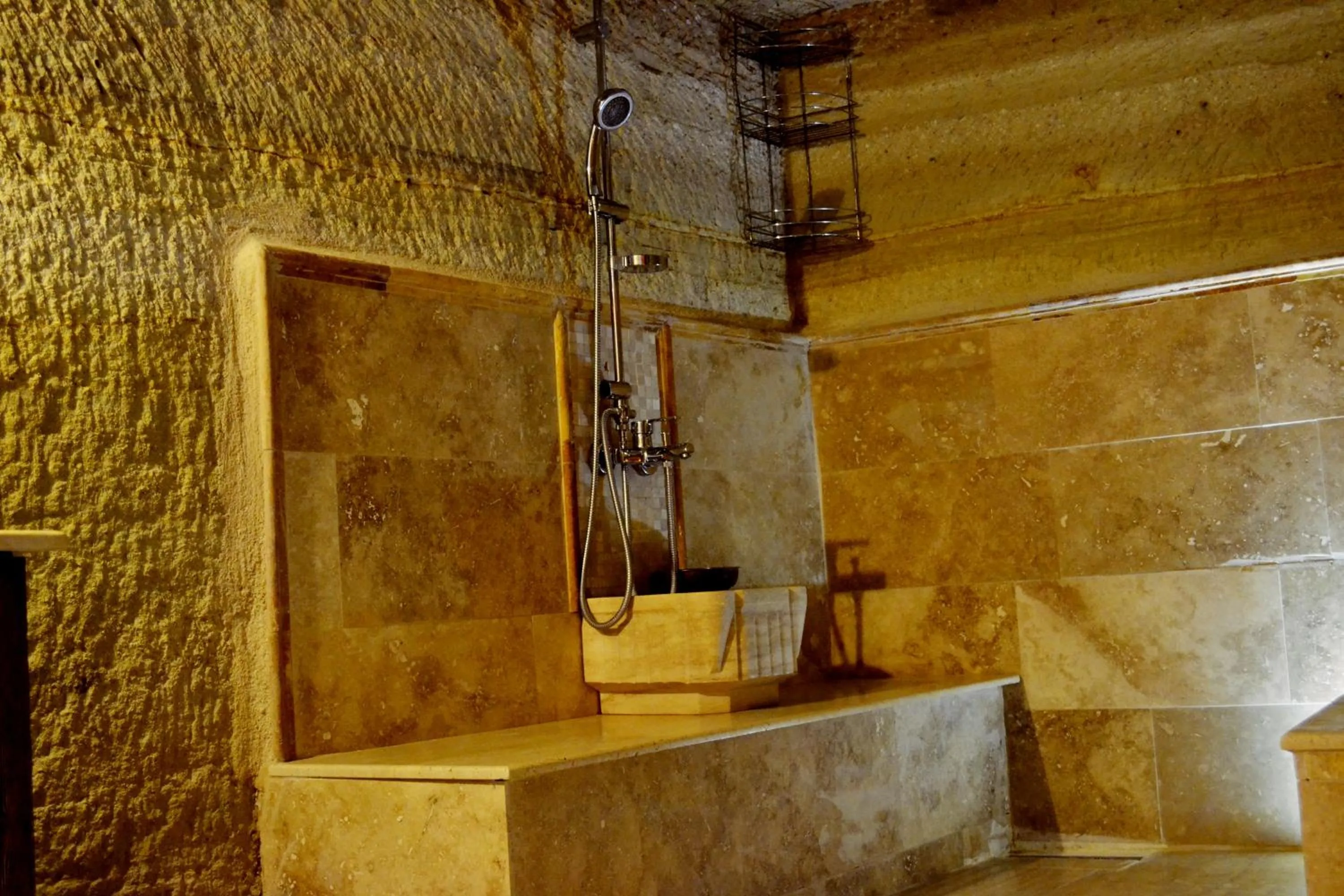 Family Cave Suite Hotel