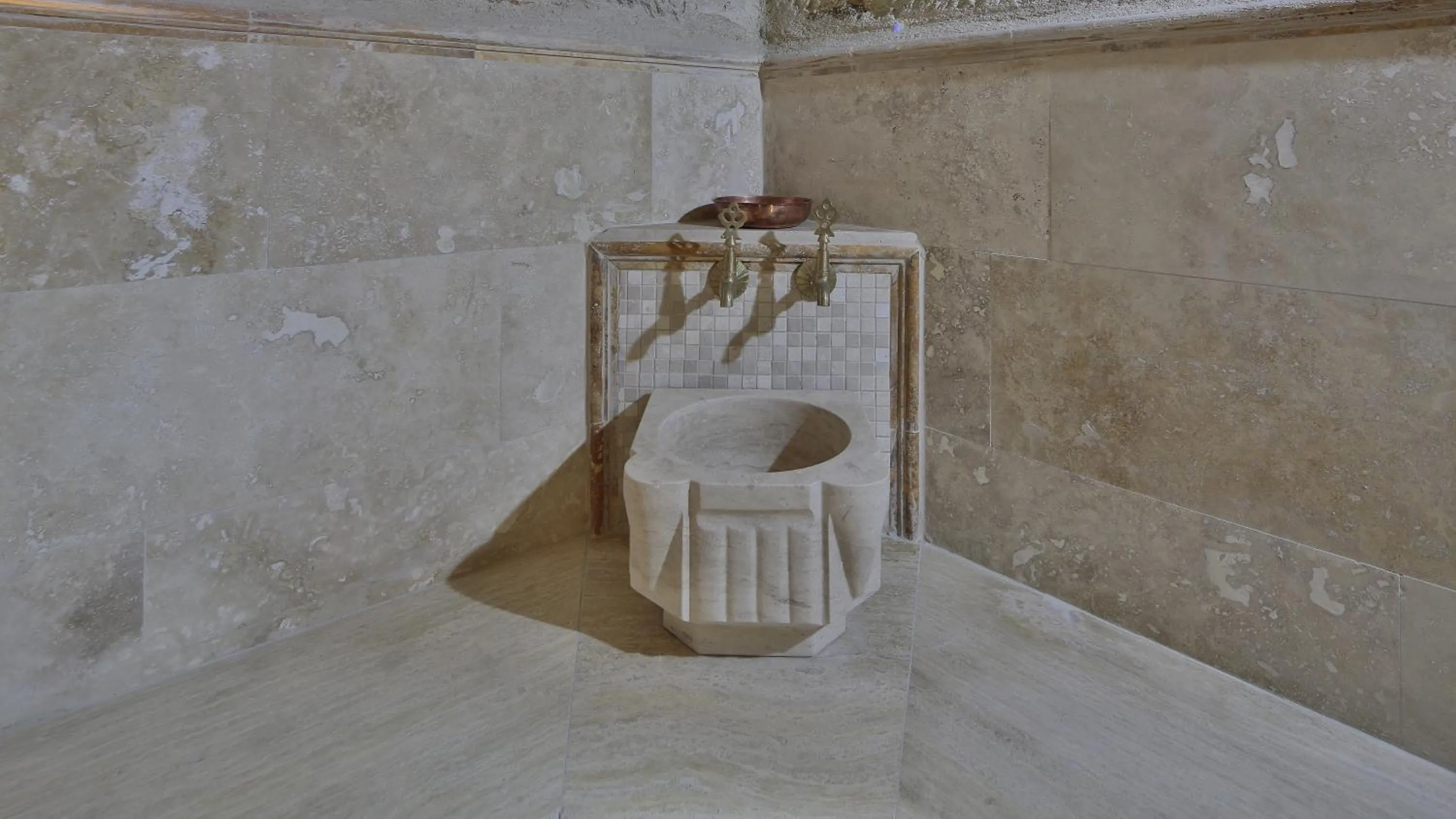 Bathroom in Family Cave Suite Hotel