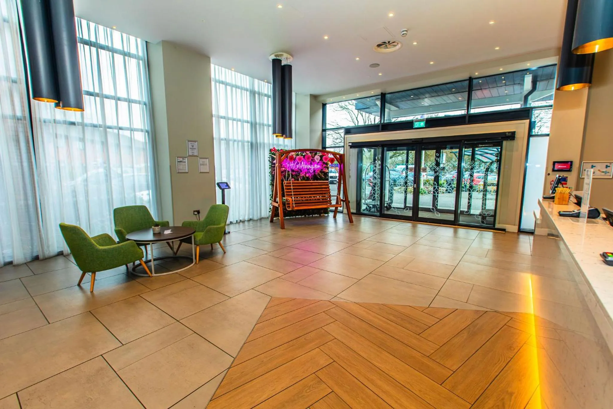 Lobby or reception in Hilton Garden Inn Abingdon Oxford