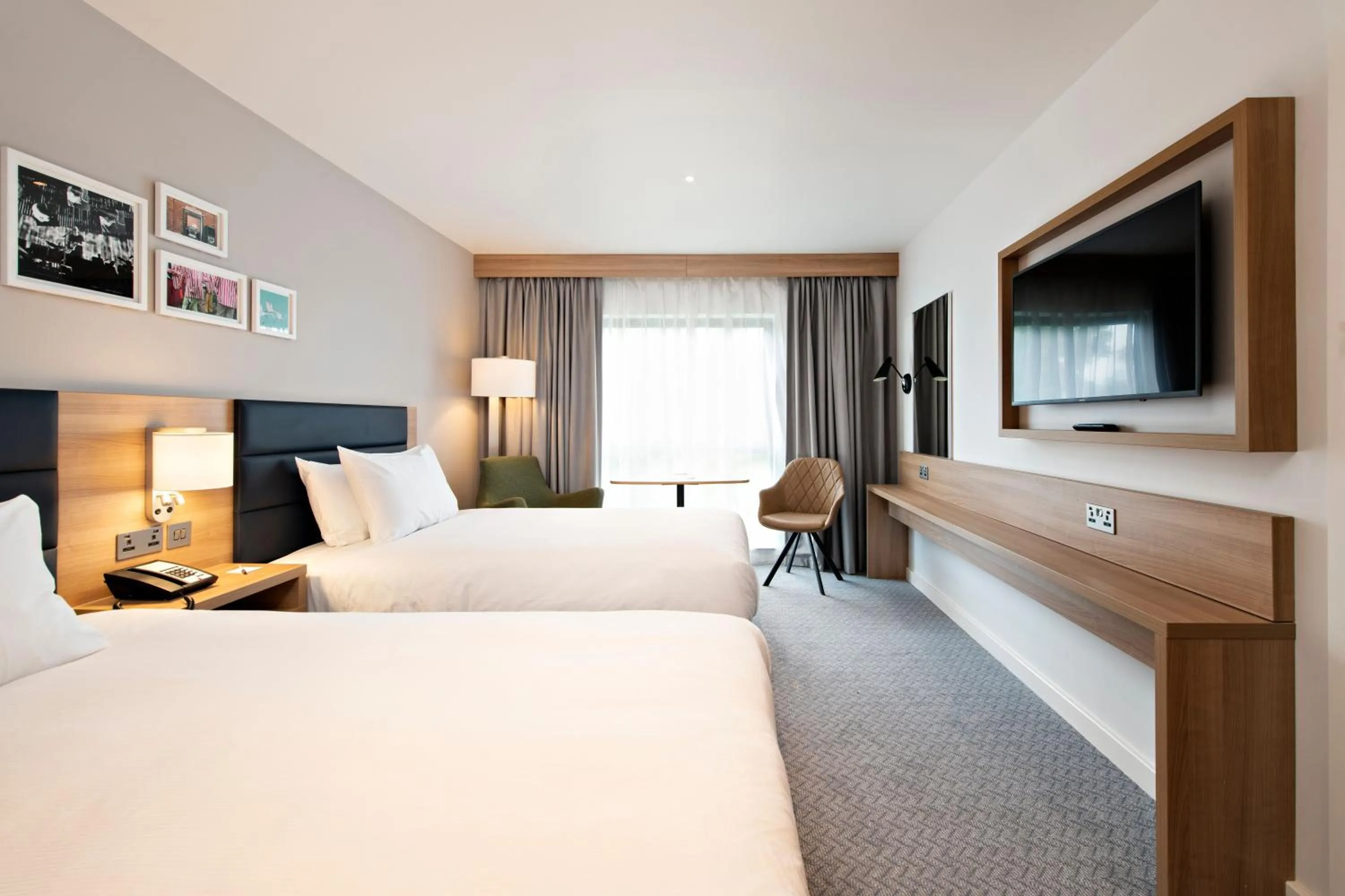 Bed in Hilton Garden Inn Abingdon Oxford