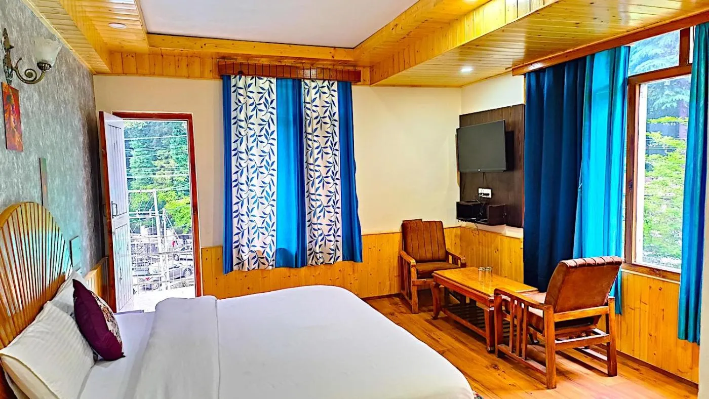 Photo of the whole room, Bed in CS Shhandella Hotel