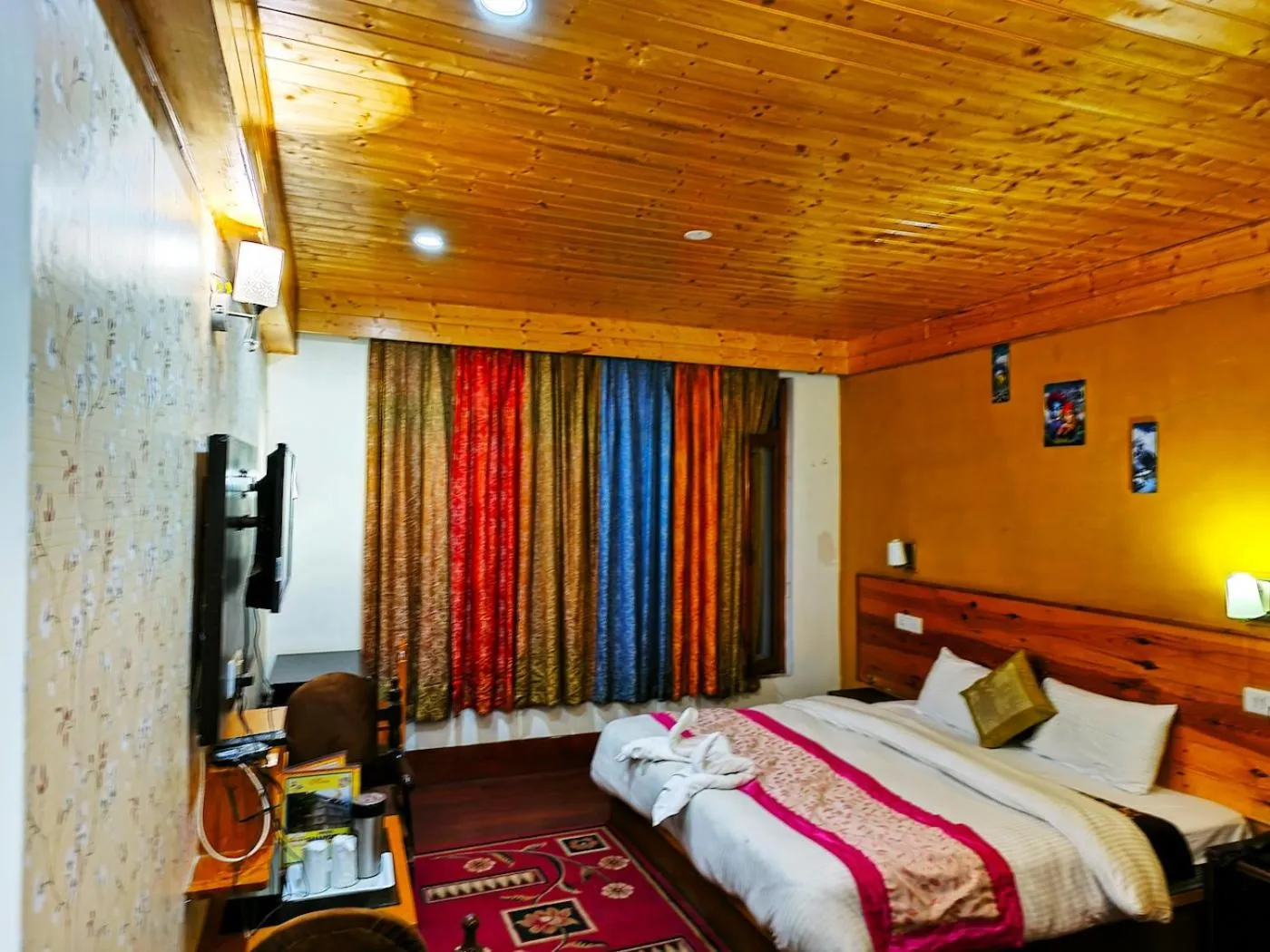 Photo of the whole room, Bed in CS Shhandella Hotel