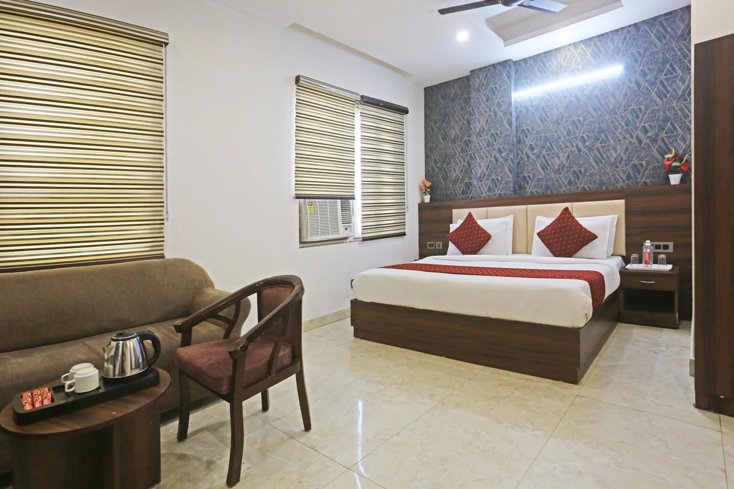 Bed in Hotel ECG Grand Inn-Near Delhi Airport free Airport Drop