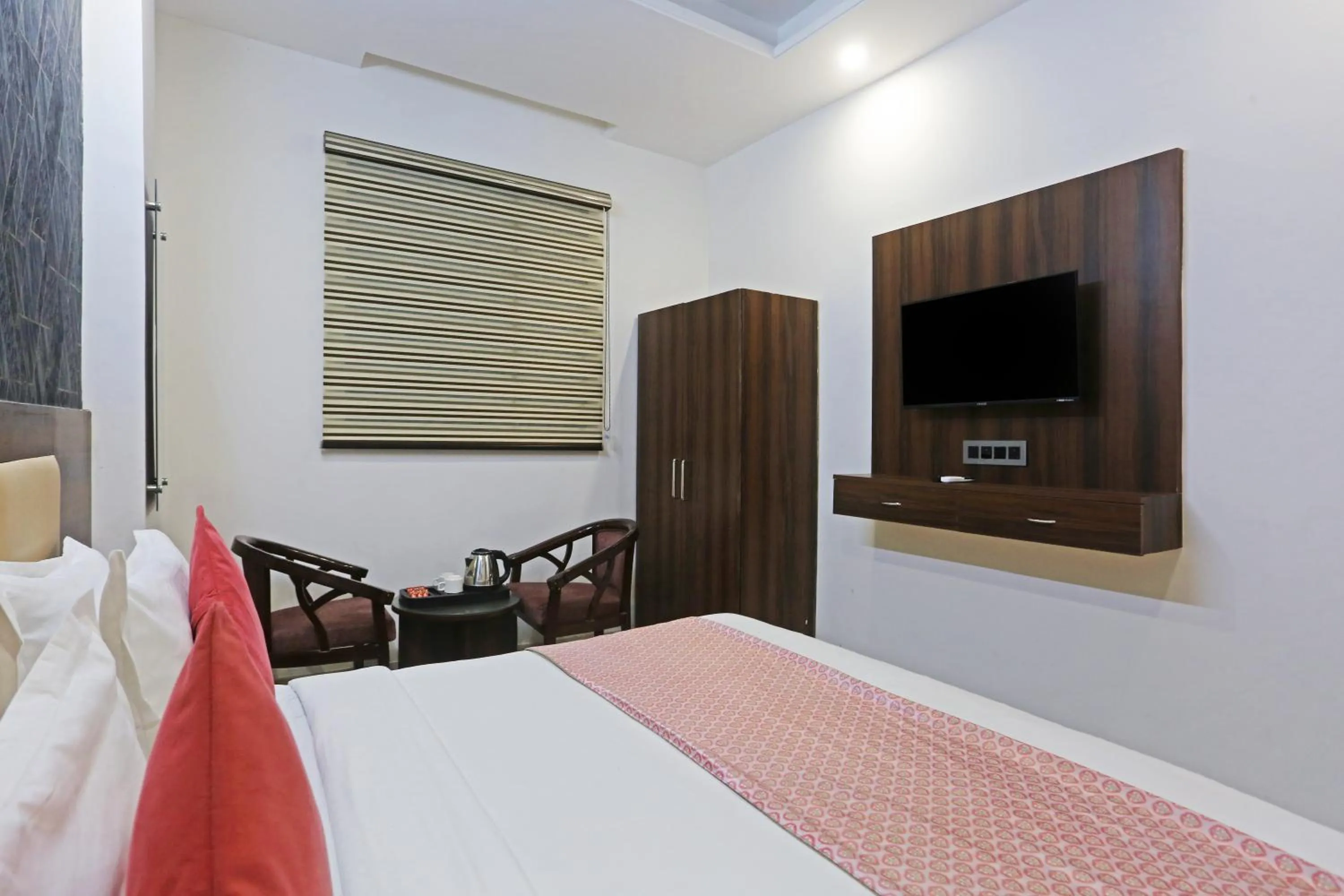 Bed in Hotel ECG Grand Inn-Near Delhi Airport free Airport Drop