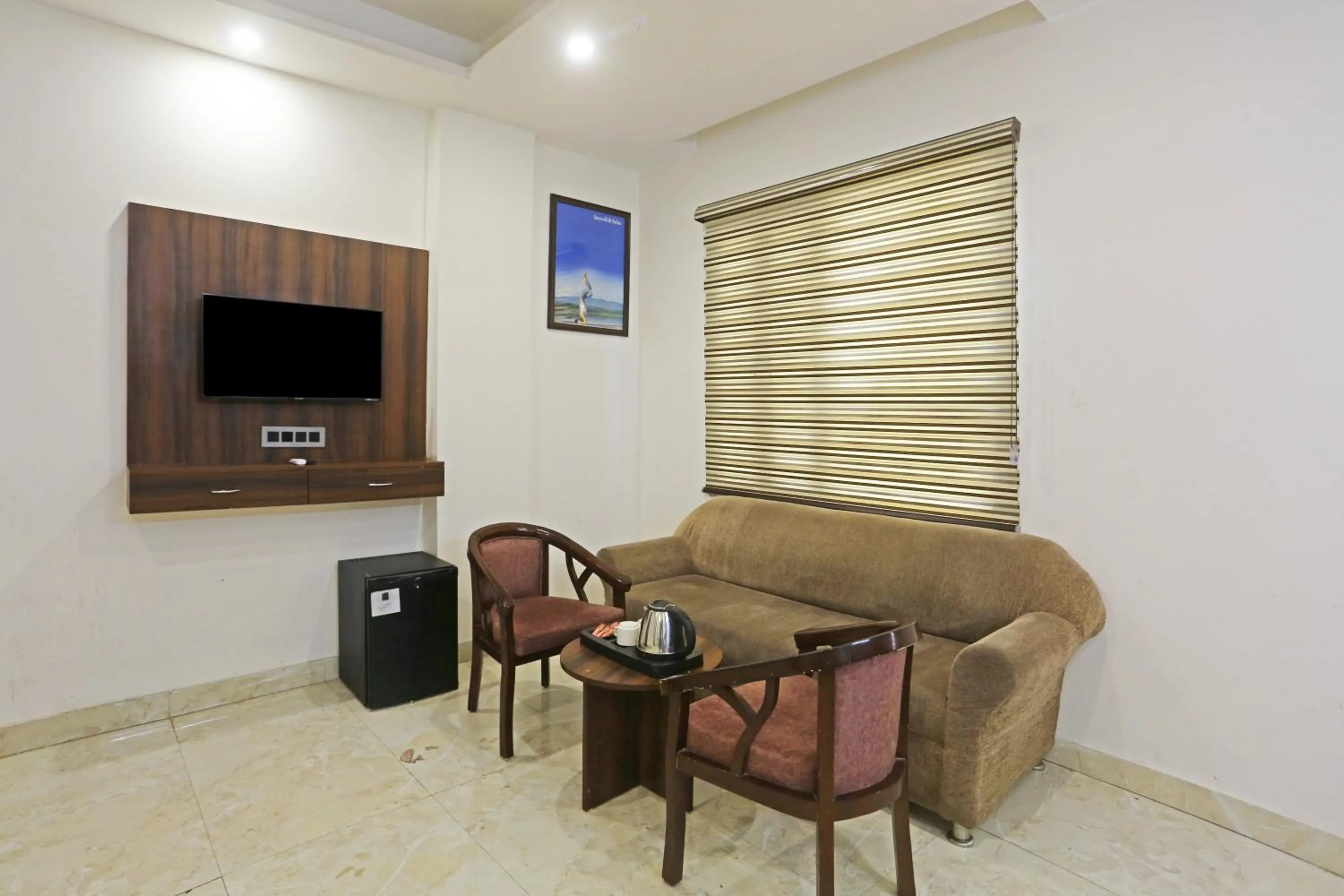 Hotel ECG Grand Inn-Near Delhi Airport free Airport Drop