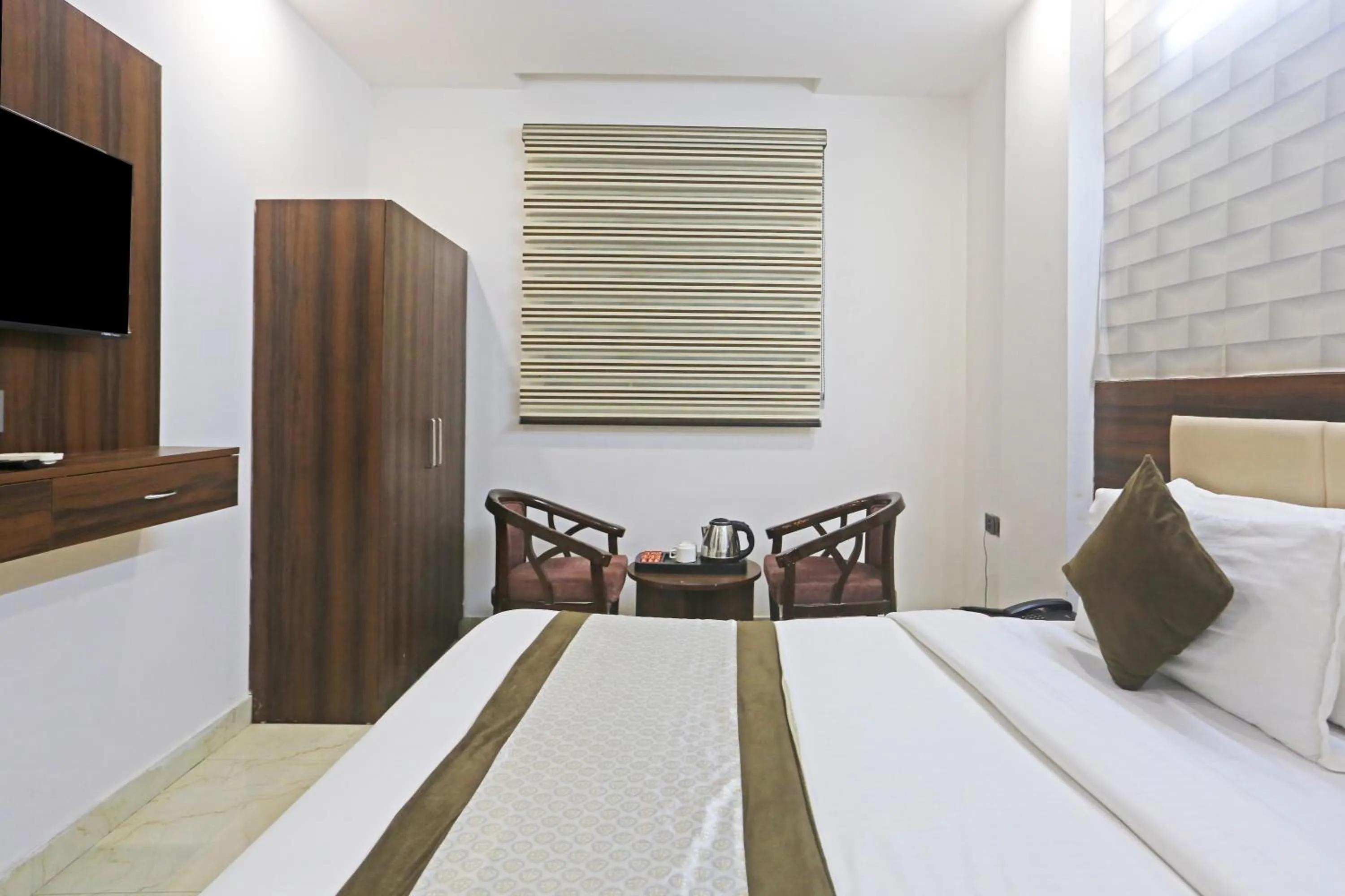 Bed in Hotel ECG Grand Inn-Near Delhi Airport free Airport Drop