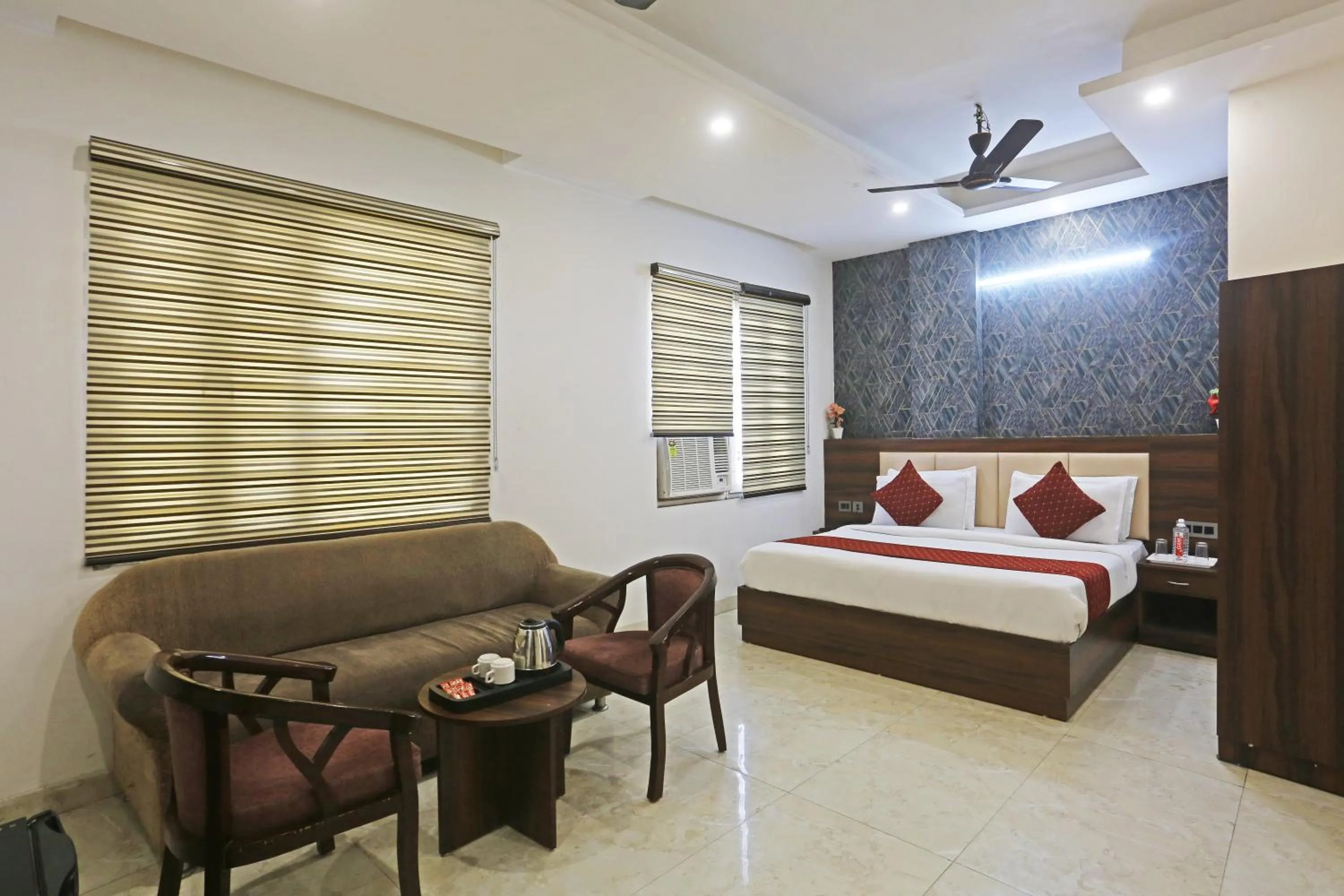 Bed in Hotel ECG Grand Inn-Near Delhi Airport free Airport Drop
