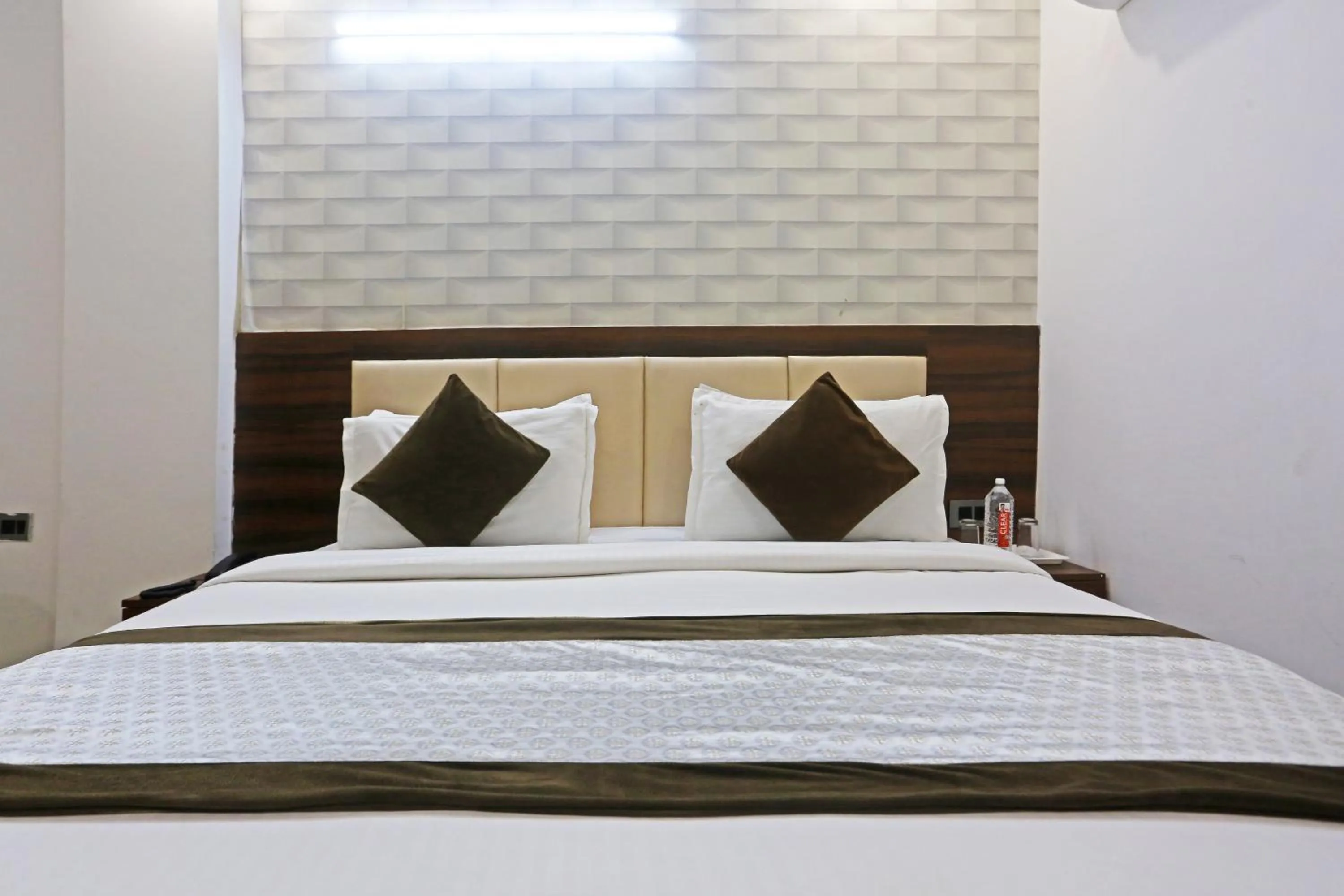 Bed in Hotel ECG Grand Inn-Near Delhi Airport free Airport Drop