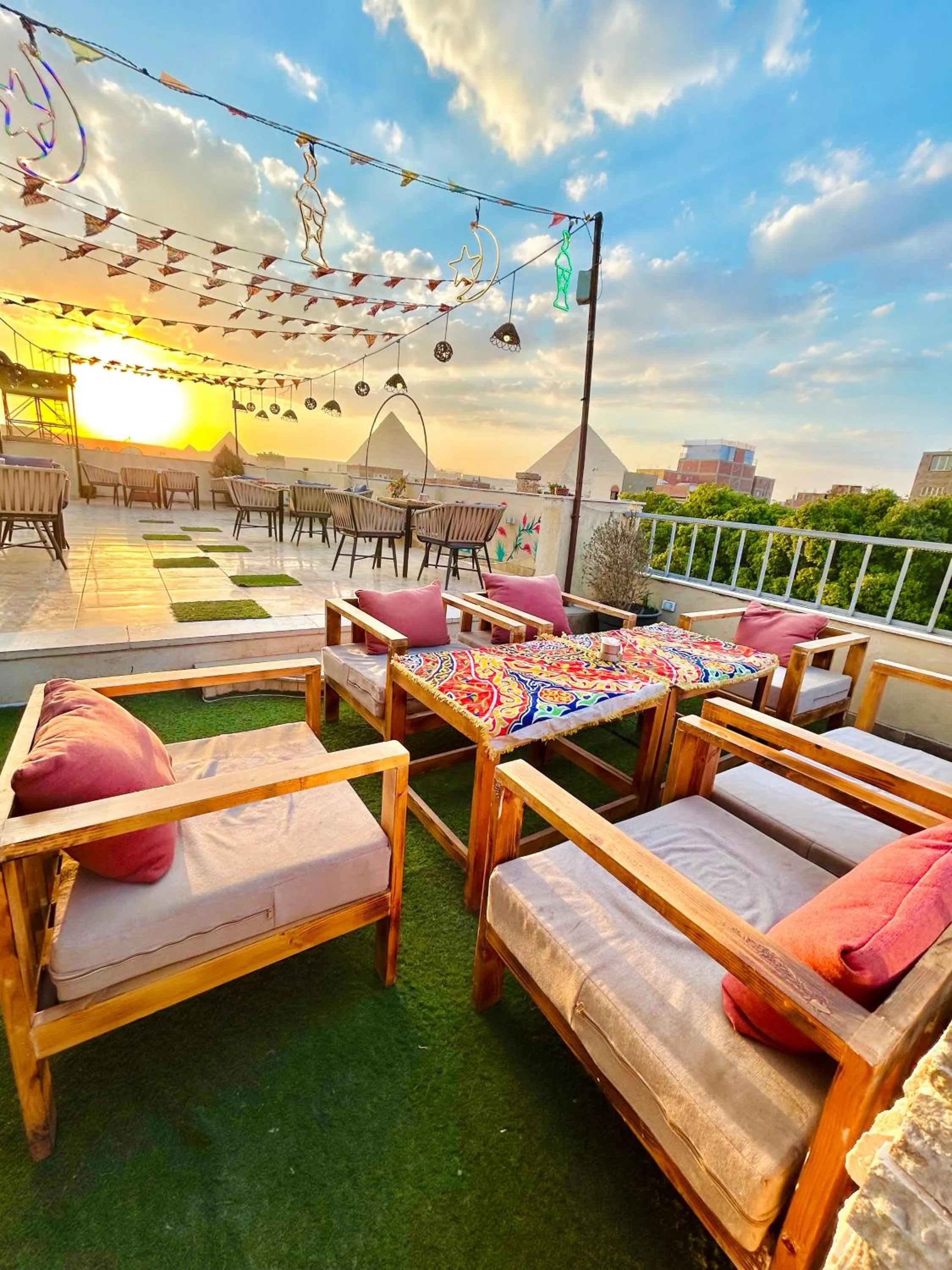 Patio in Farsha Pyramids Inn