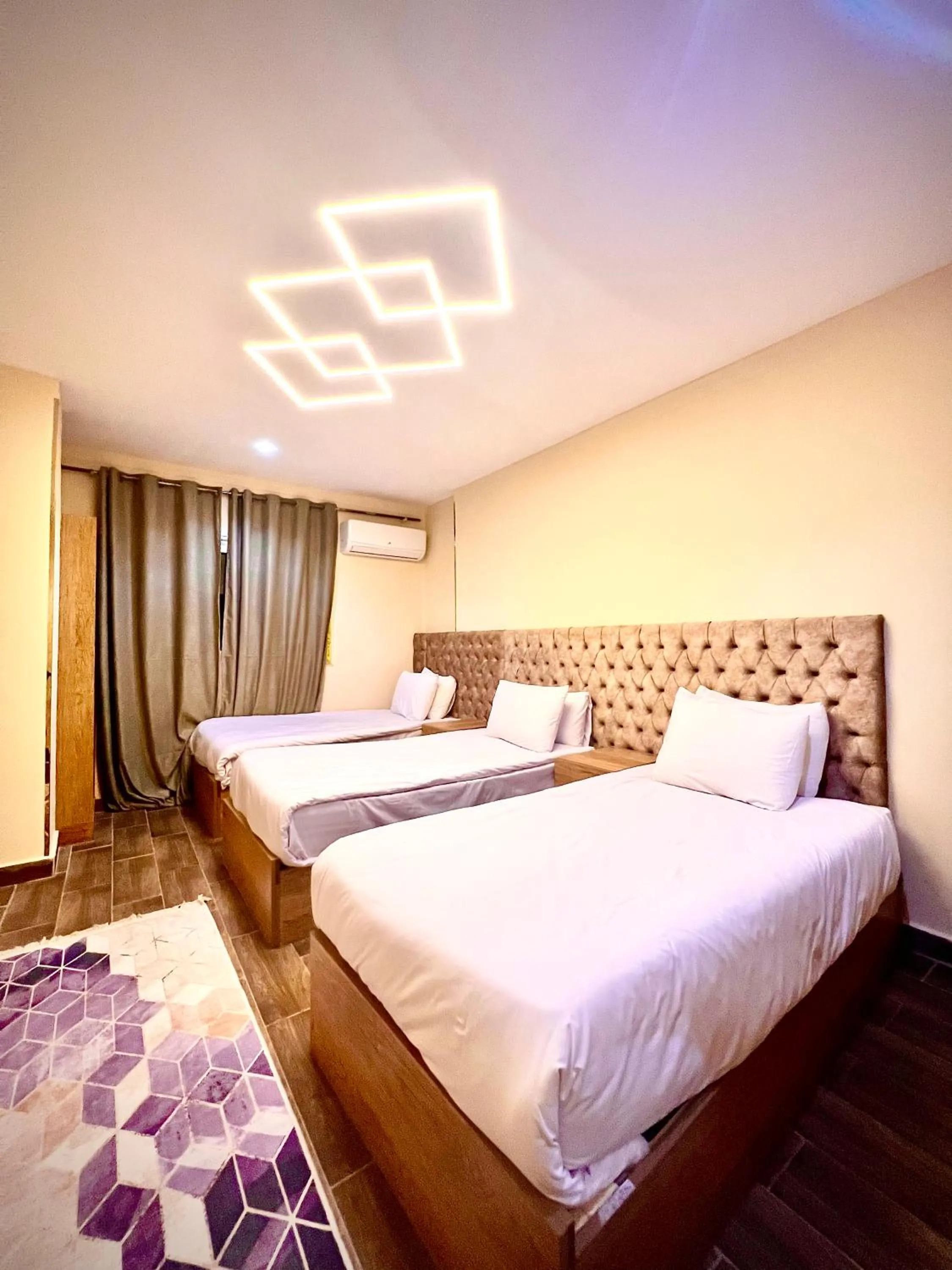 Bed in Farsha Pyramids Inn