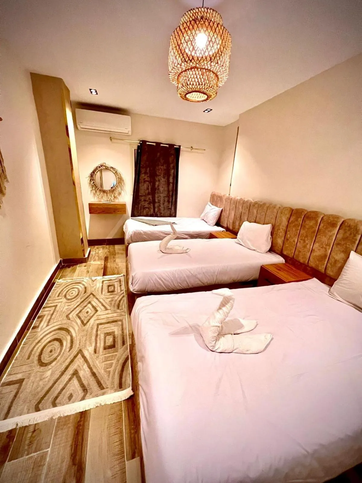 Bed in Farsha Pyramids Inn