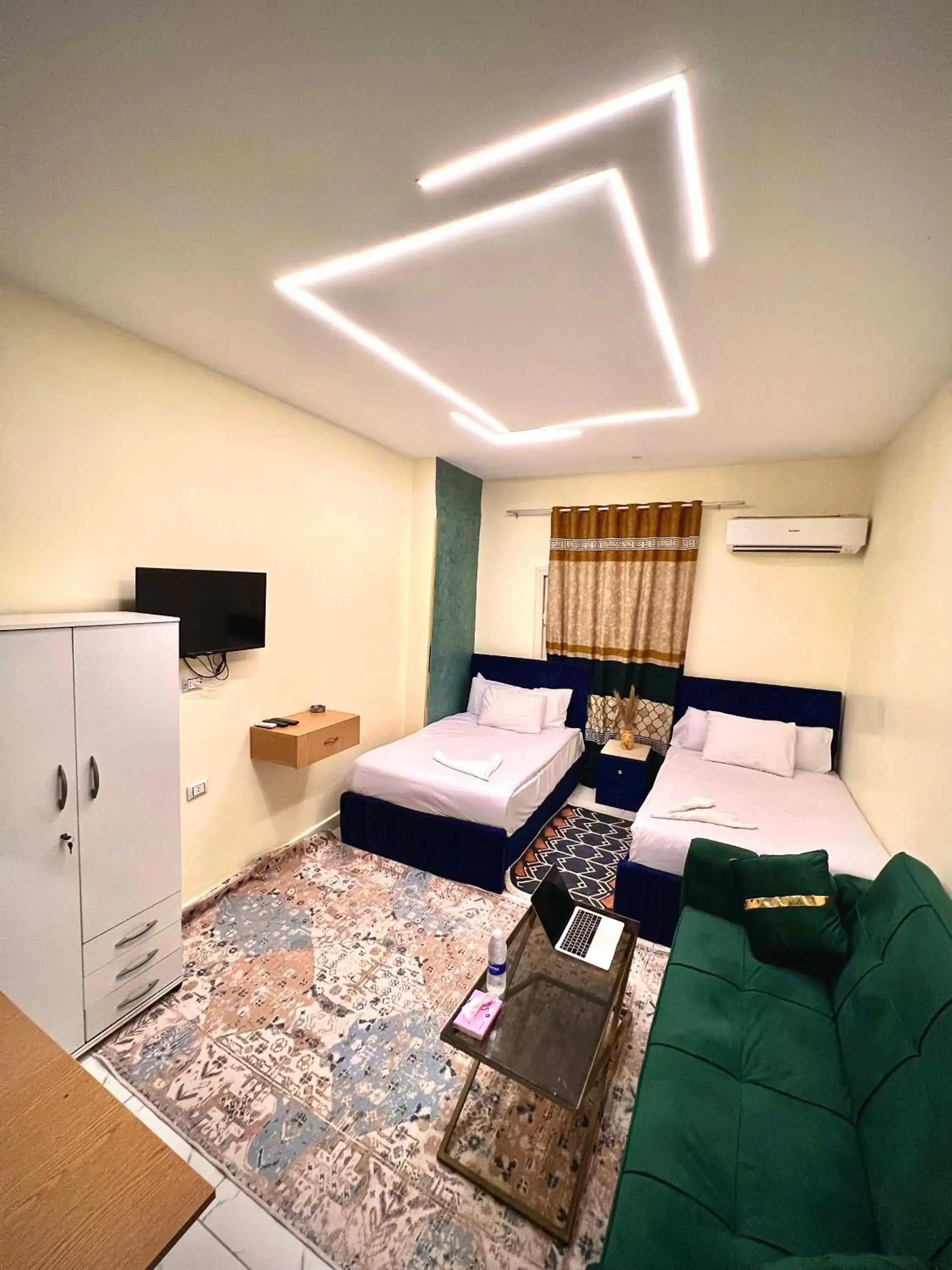 Deluxe Double or Twin Room with Balcony in Farsha Pyramids Inn Deluxe Double or Twin Room with Balcony in Farsha Pyramids Inn