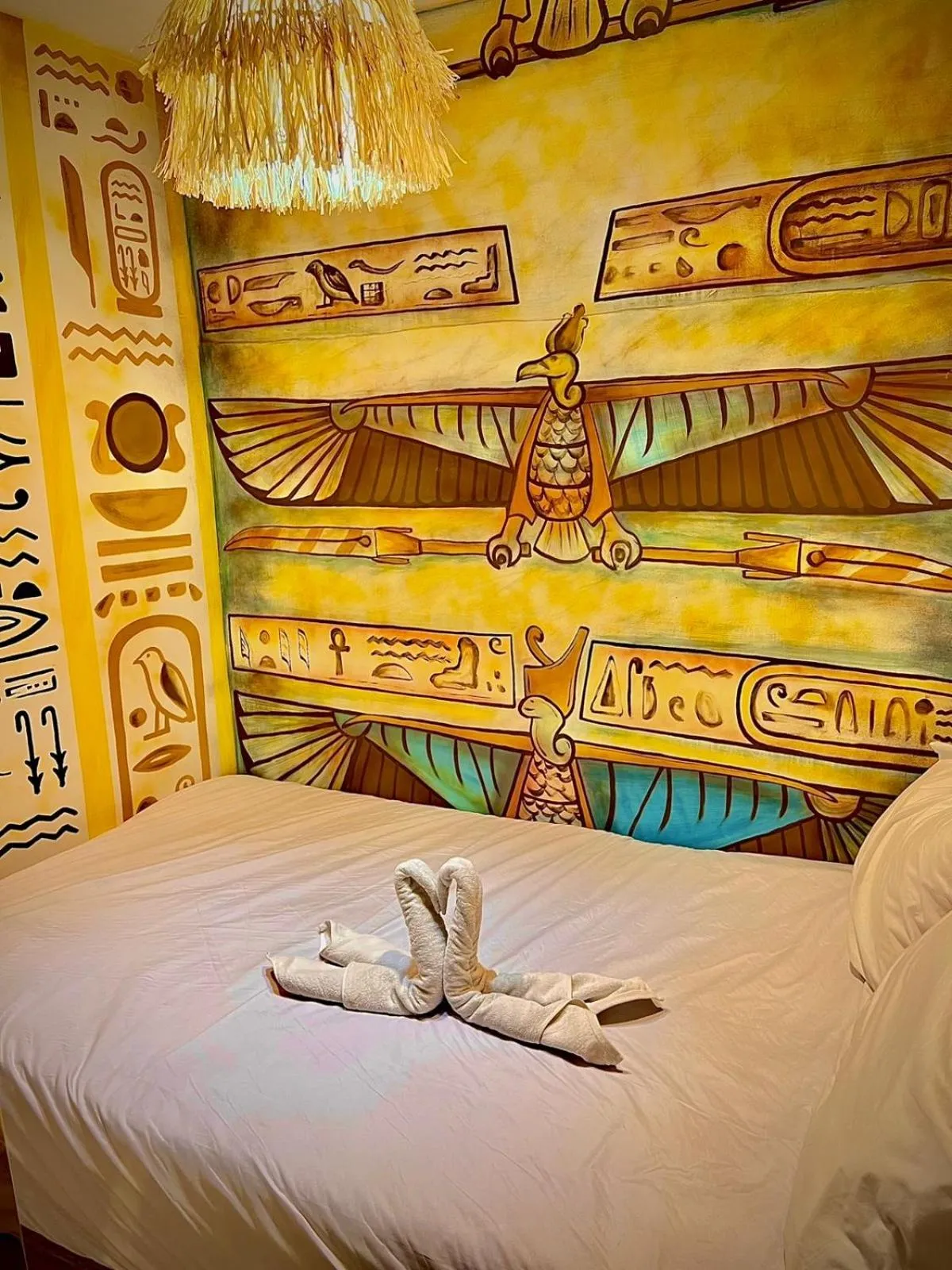 Bed in Farsha Pyramids Inn