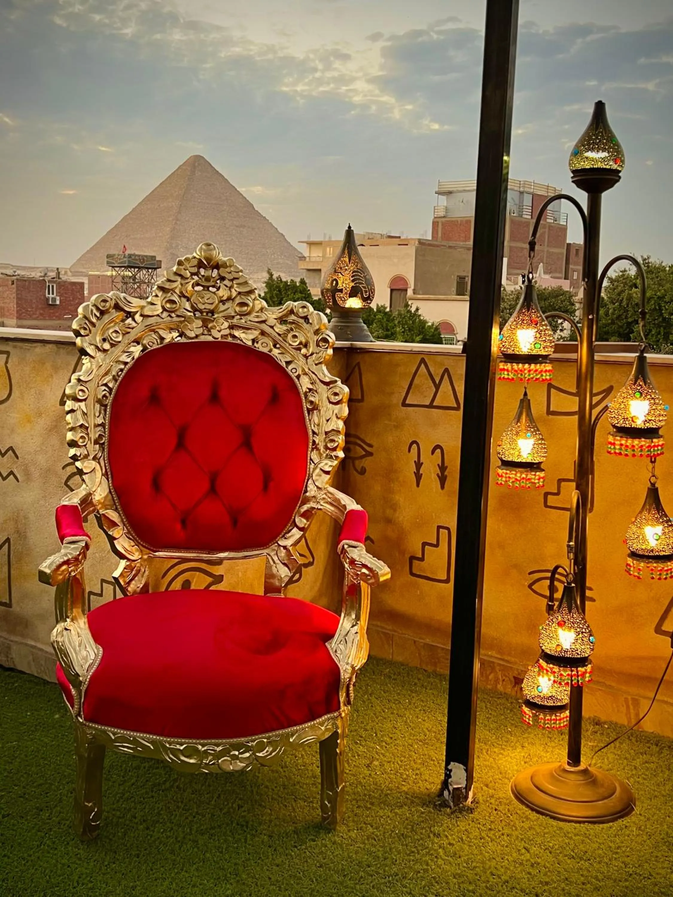 Living room in Farsha Pyramids Inn