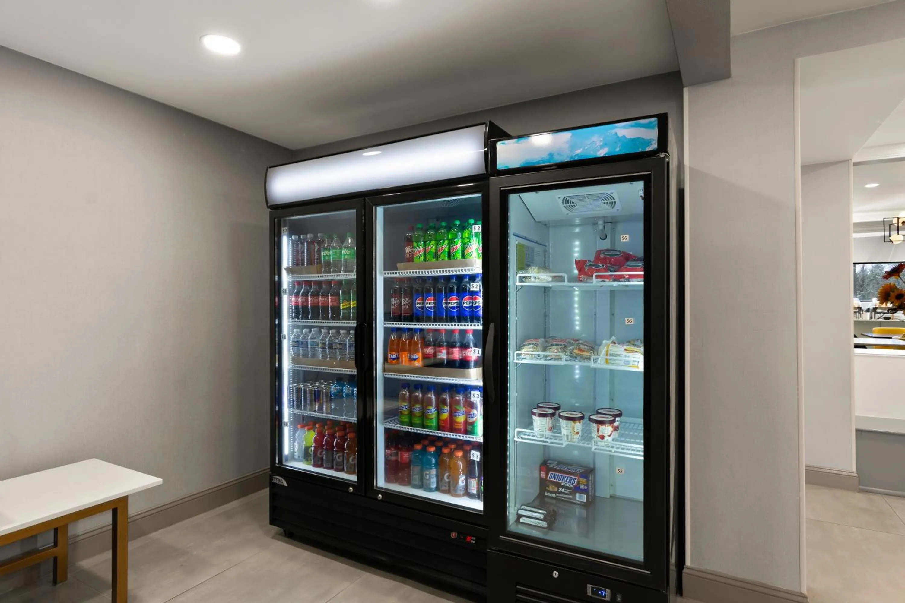 Food and drinks in Comfort Inn & Suites Ashland - Richmond North