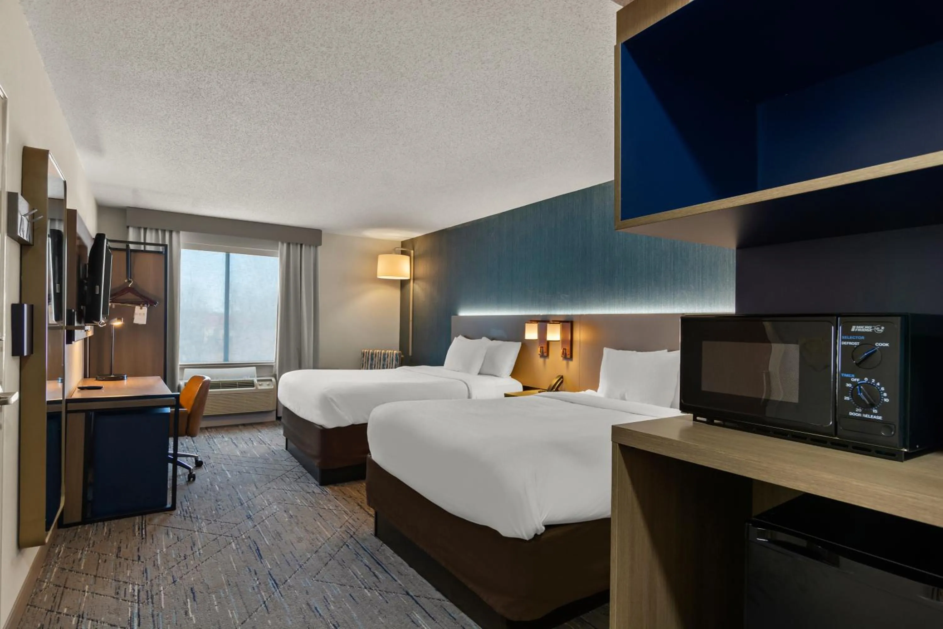 Bed in Comfort Inn & Suites Ashland - Richmond North