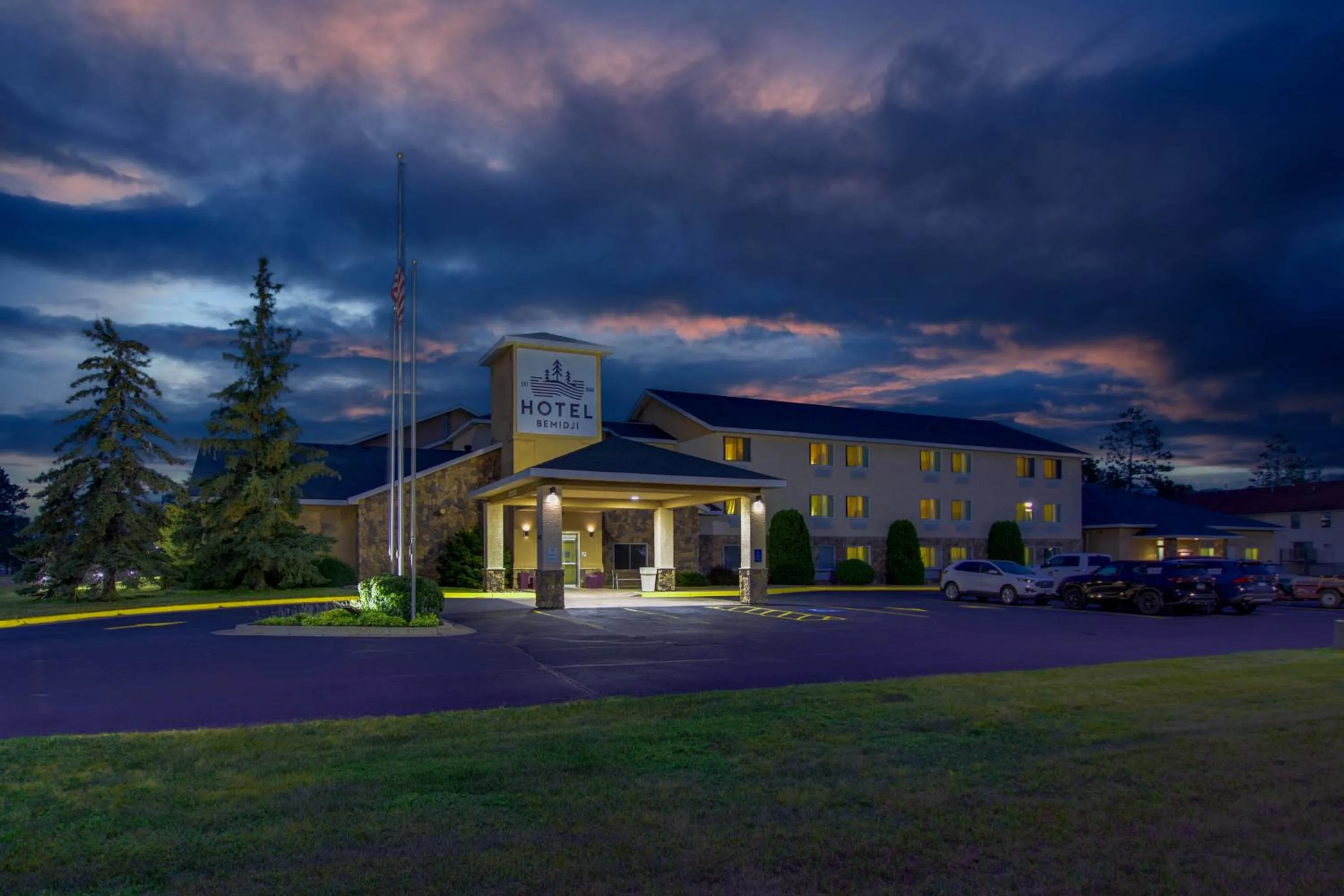 Property building in Hotel Bemidji