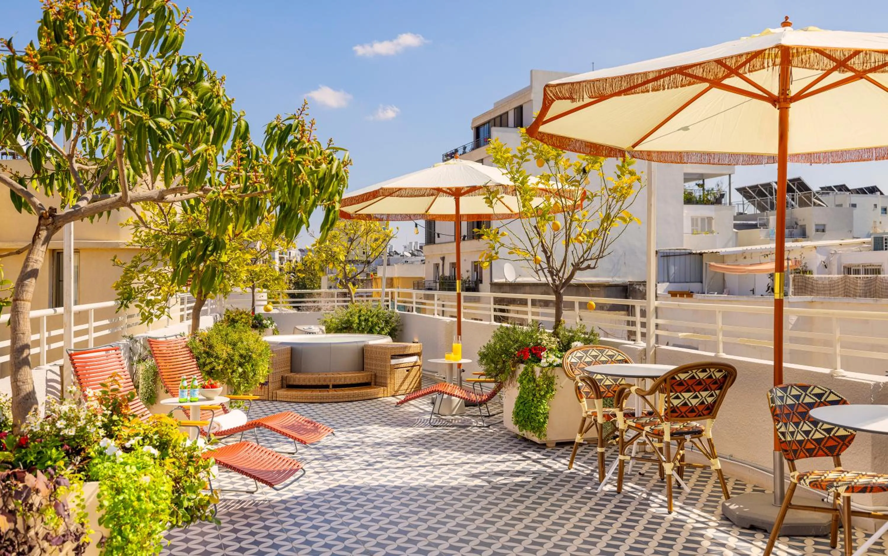 Property building in Albi Florentin - Traveler's Choice 2025