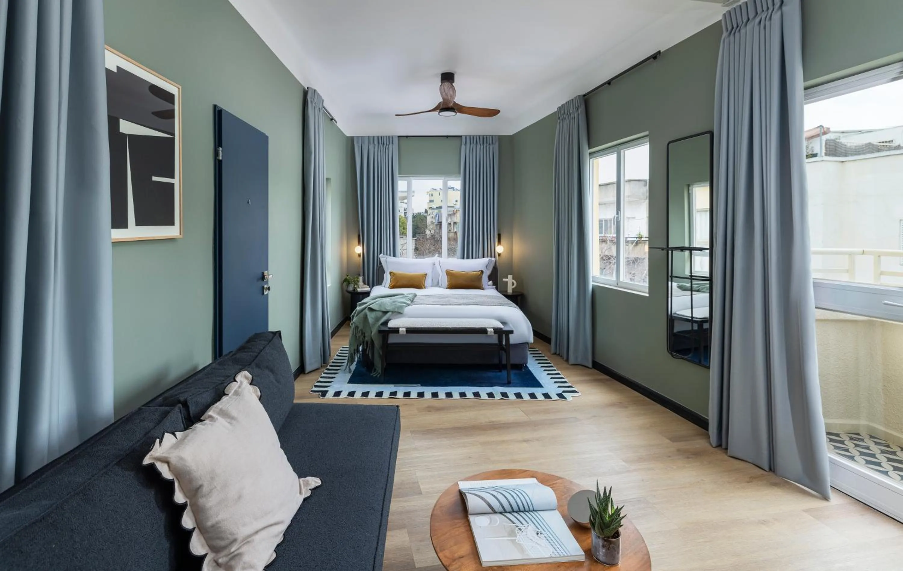 Photo of the whole room in Albi Florentin - Traveler's Choice 2025