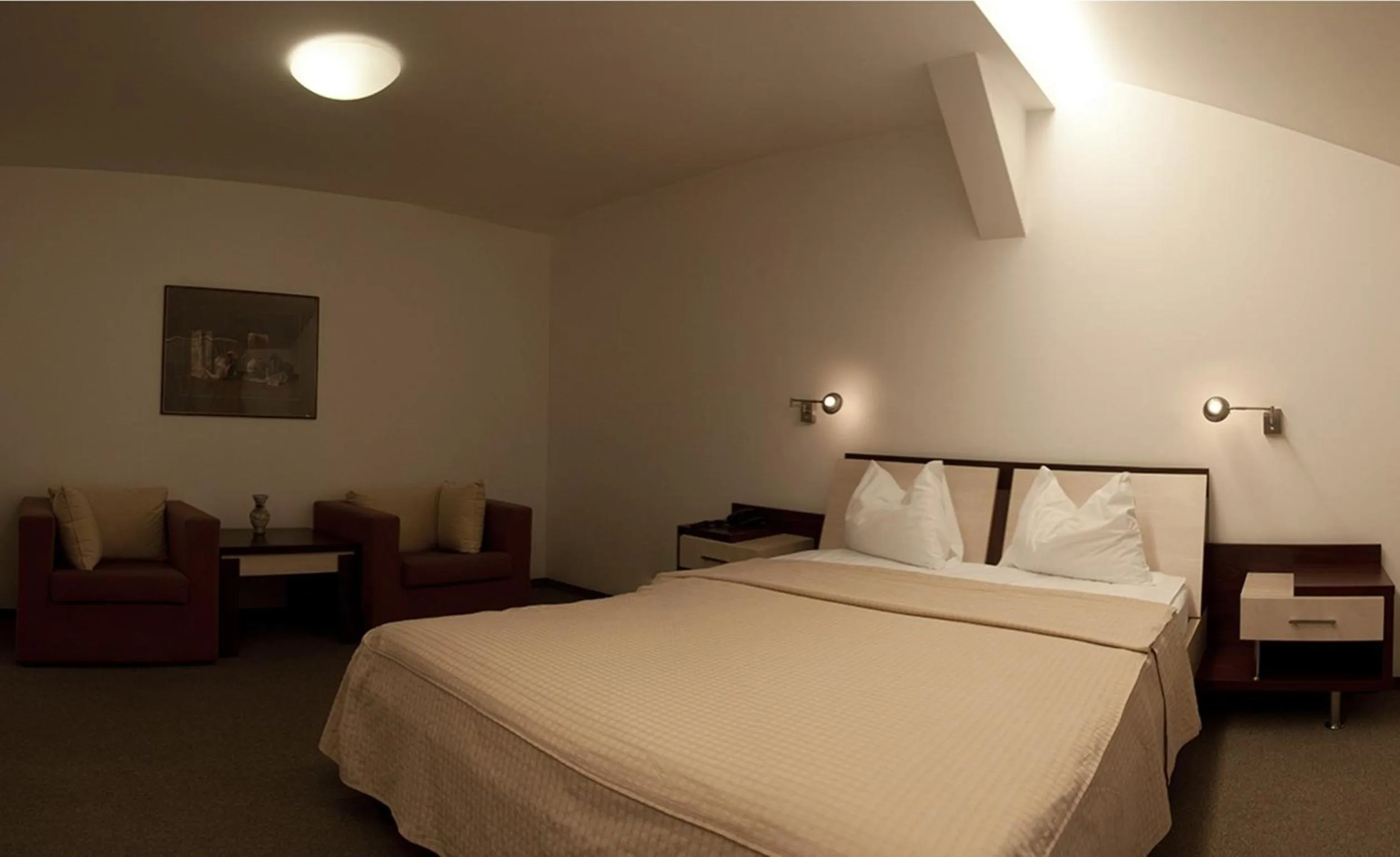 Bedroom, Bed in Hotel Baneasa Parc