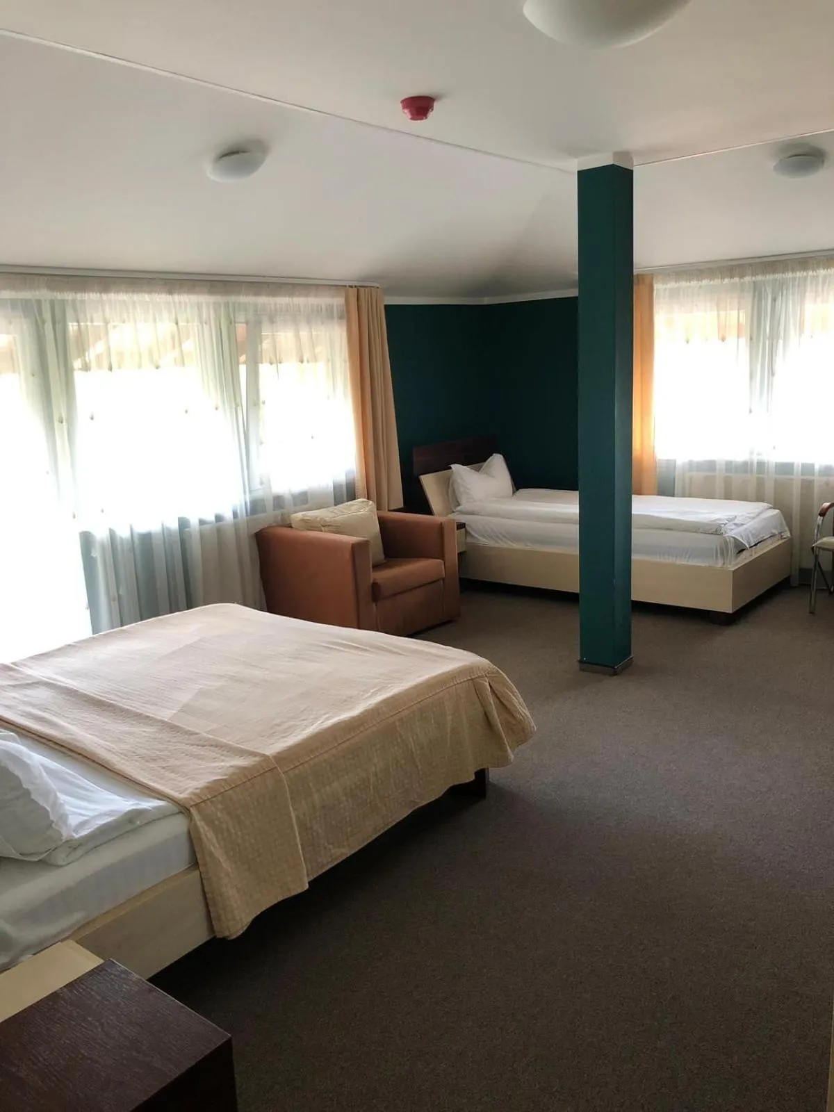 Bedroom, Bed in Hotel Baneasa Parc