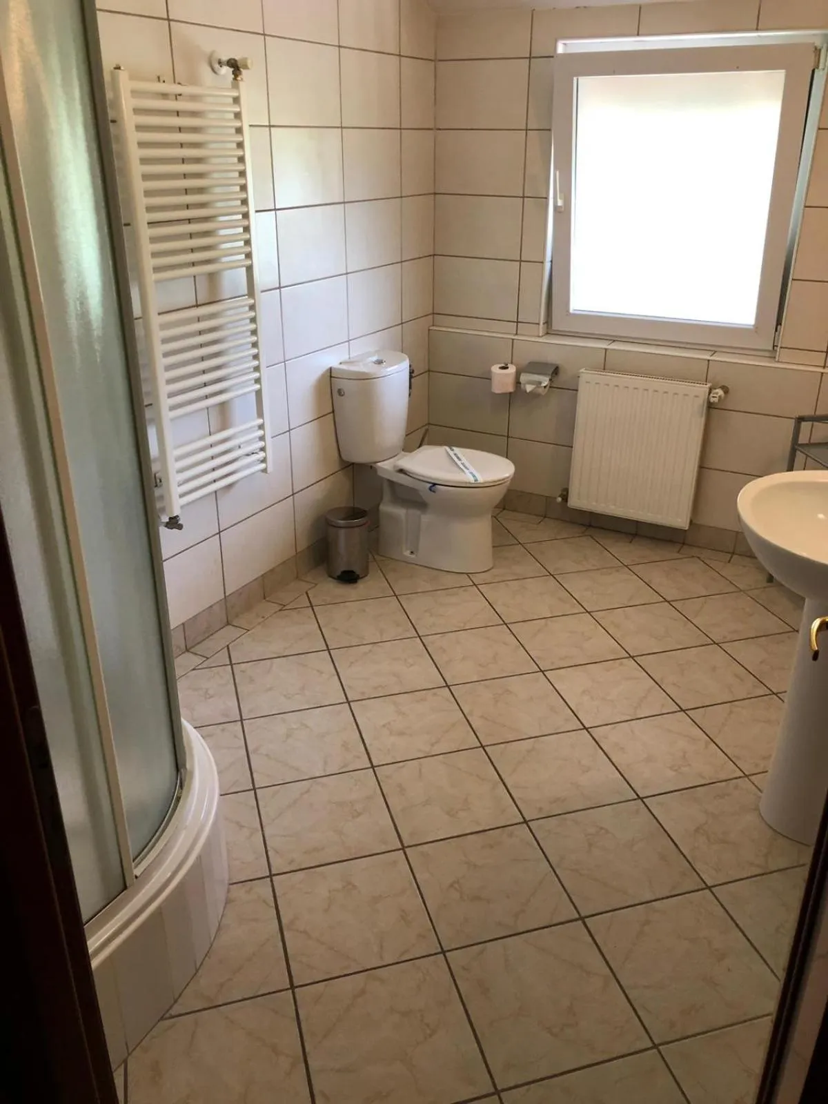 Bathroom in Hotel Baneasa Parc