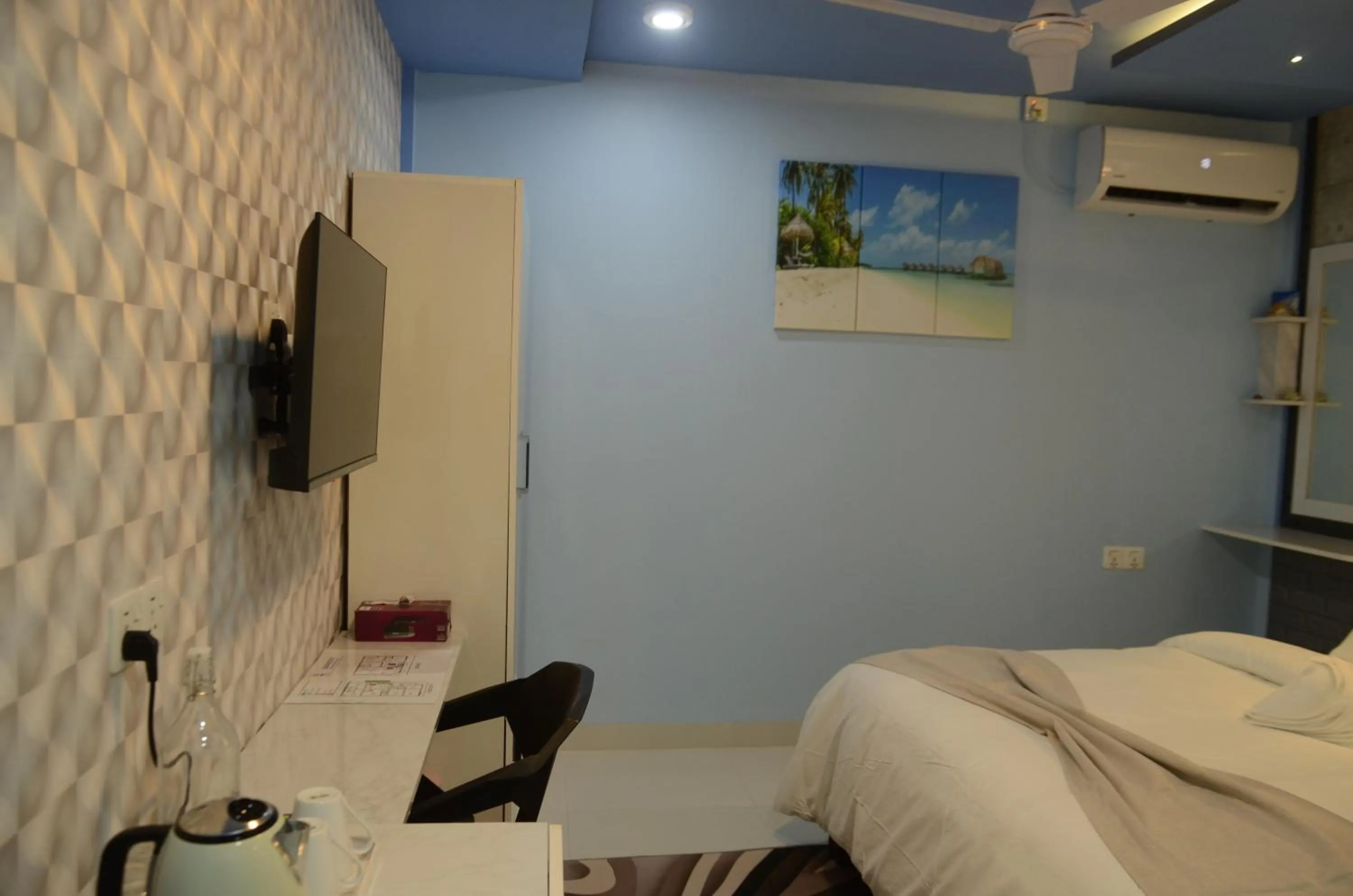 Bed in Isle inn {Fuvahmulah)