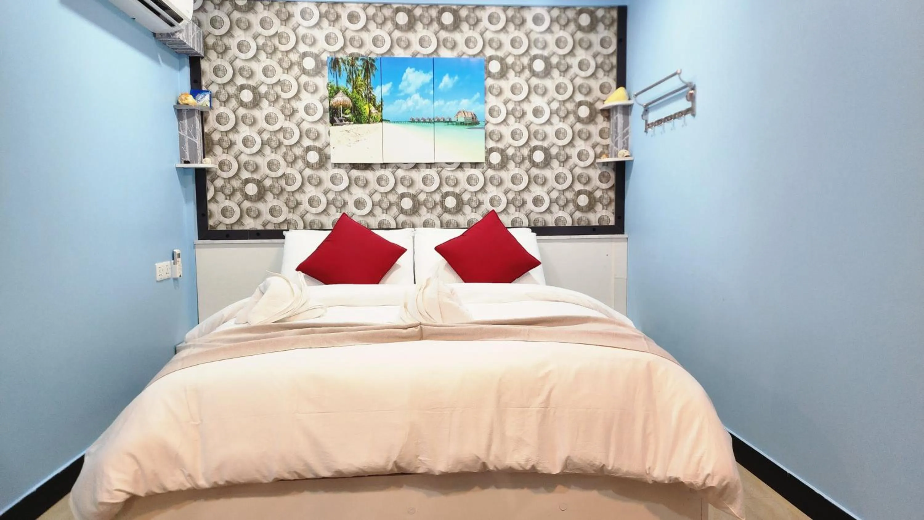 Bed in Isle inn {Fuvahmulah)