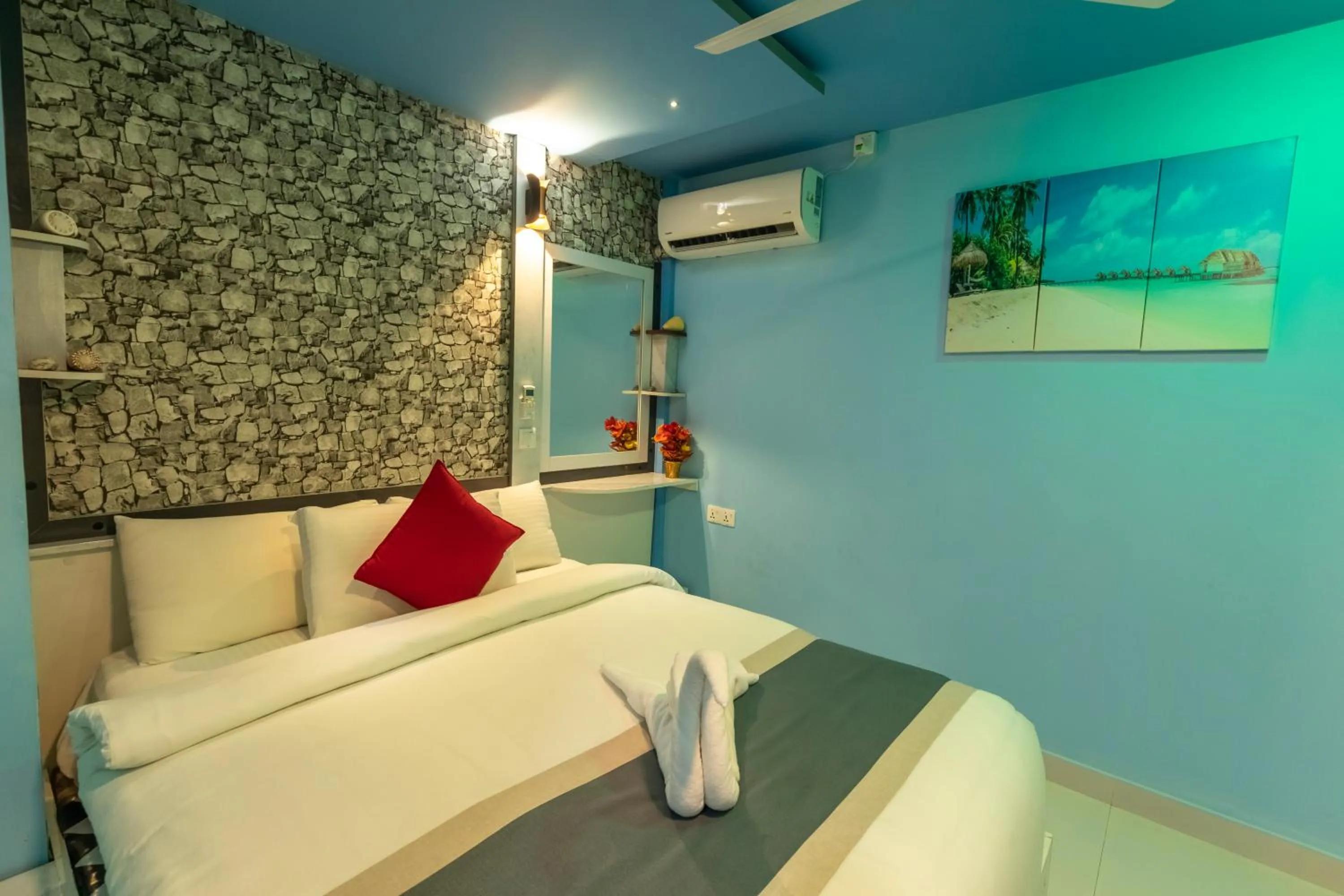 Bed in Isle inn {Fuvahmulah)