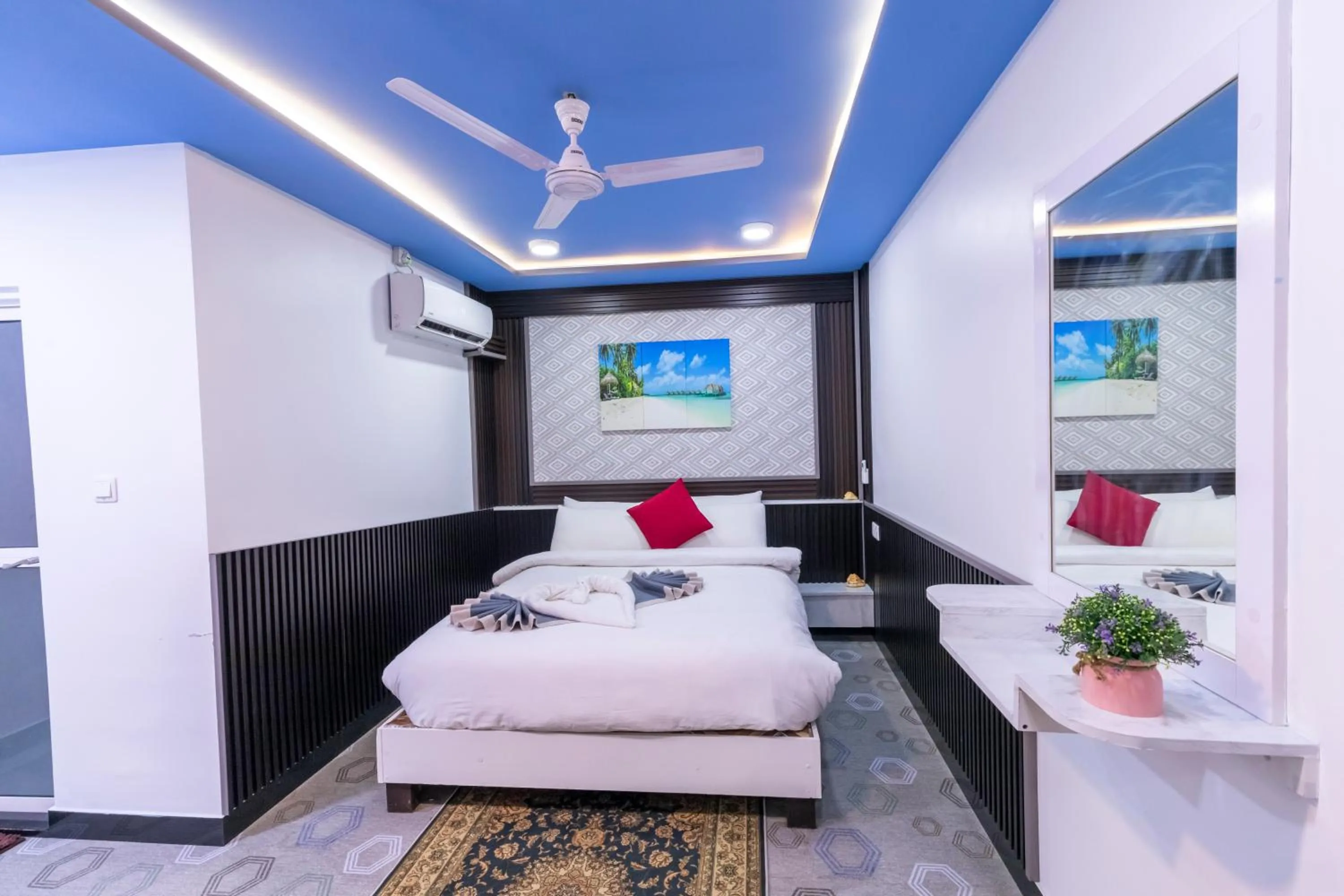 Bed in Isle inn {Fuvahmulah)