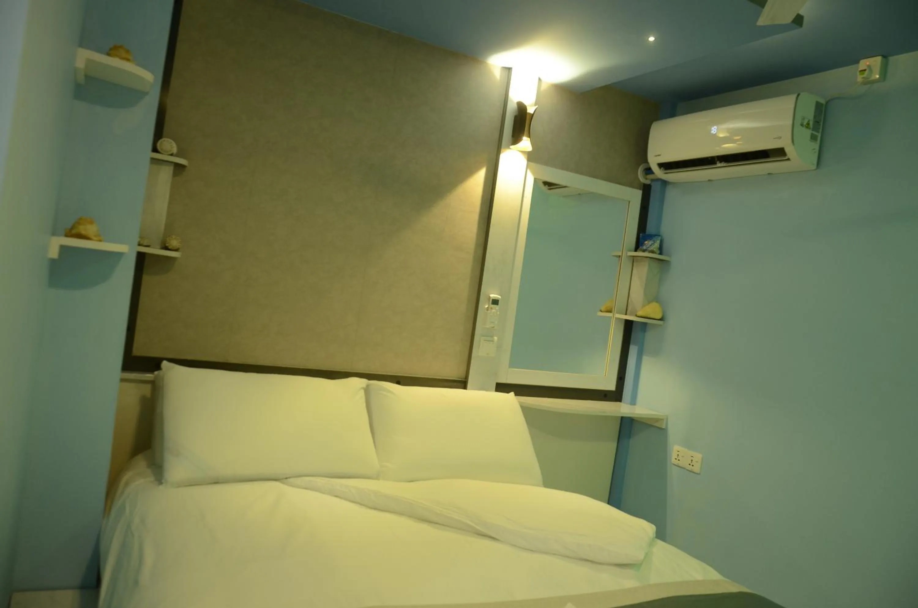 Bed in Isle inn {Fuvahmulah)