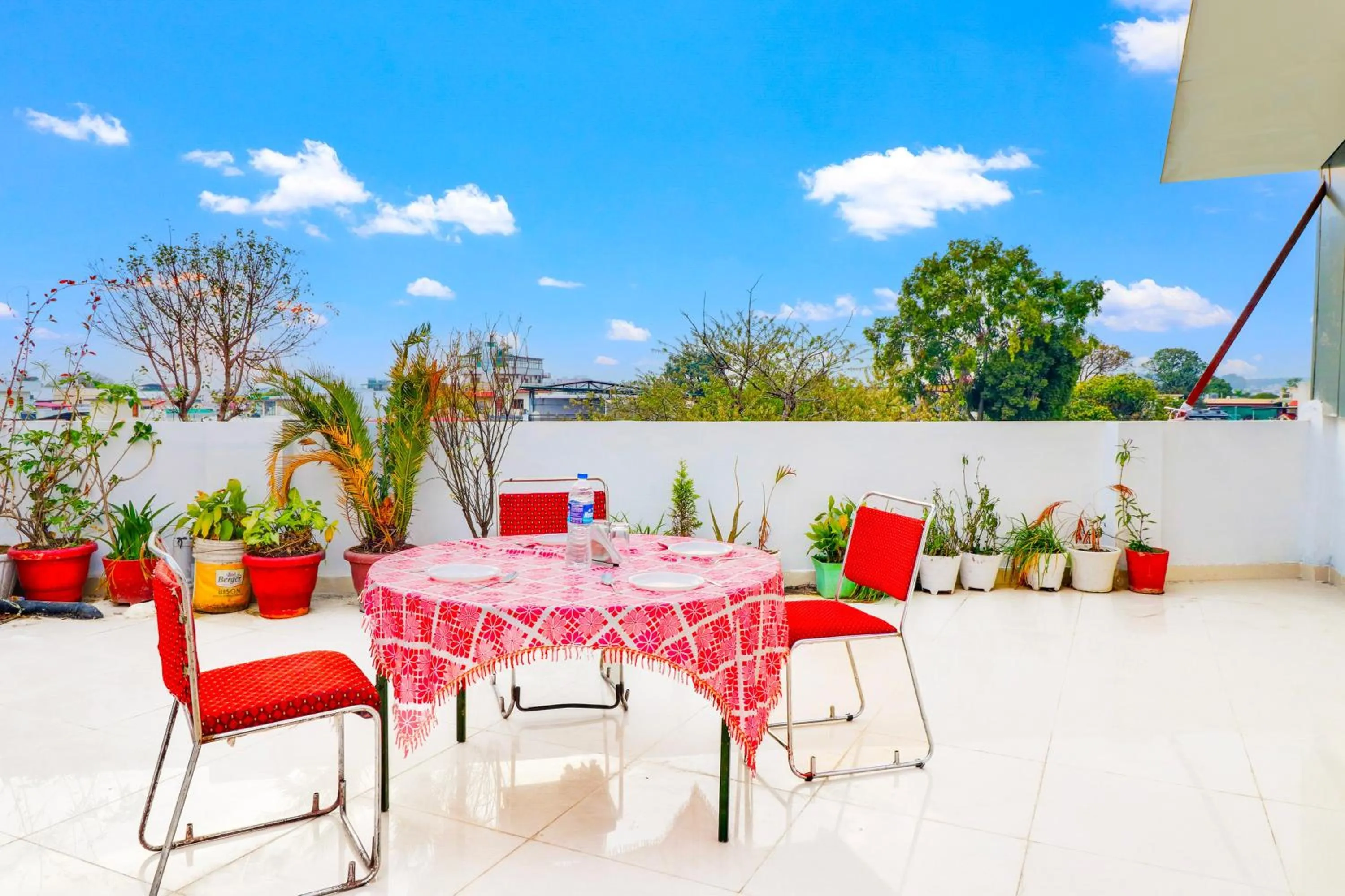 Restaurant/places to eat in Super Collection O Kanwali Road Near Railway Station