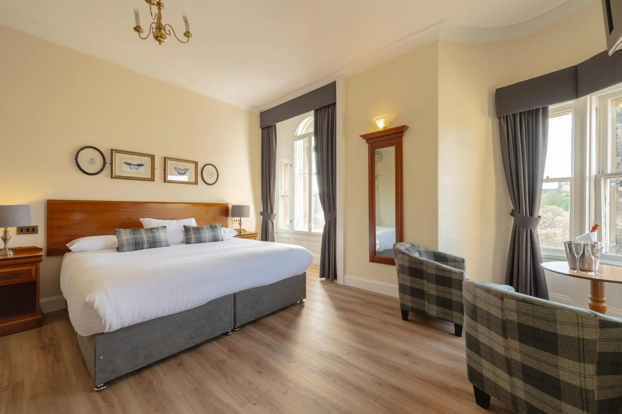 Bed in Old Waverley Hotel