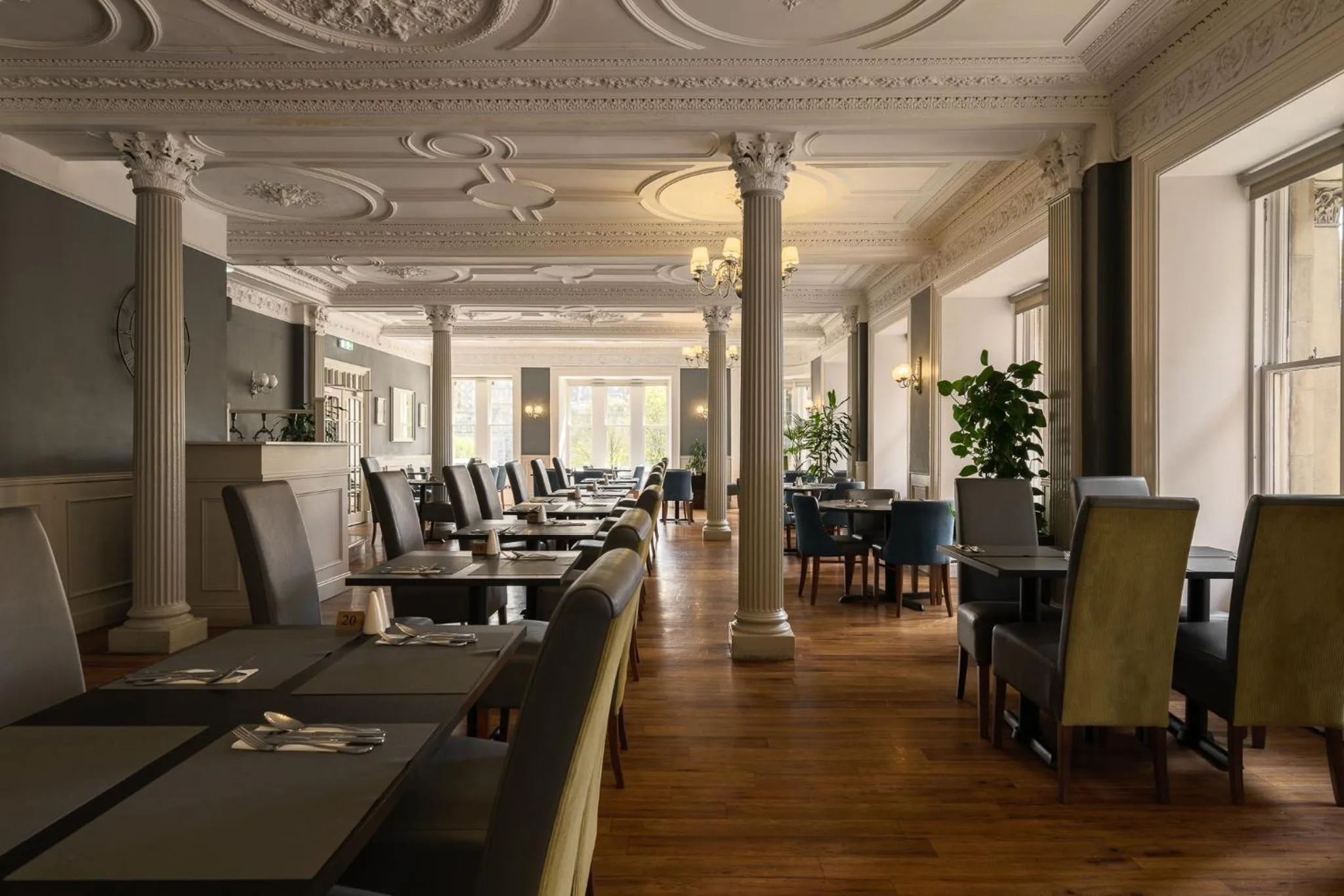 Restaurant/places to eat in Old Waverley Hotel