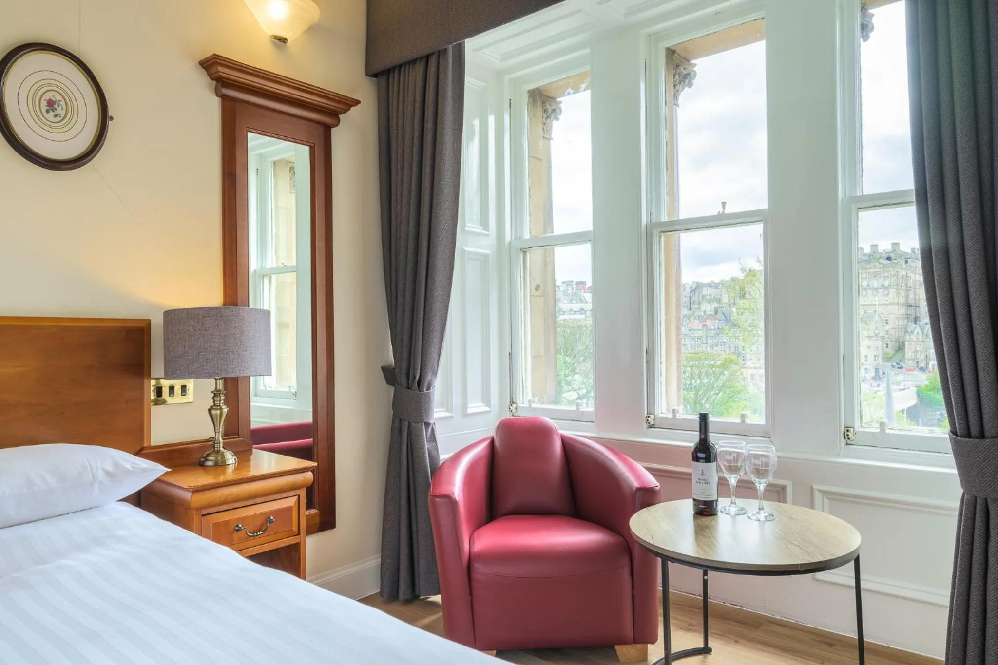 Bed in Old Waverley Hotel