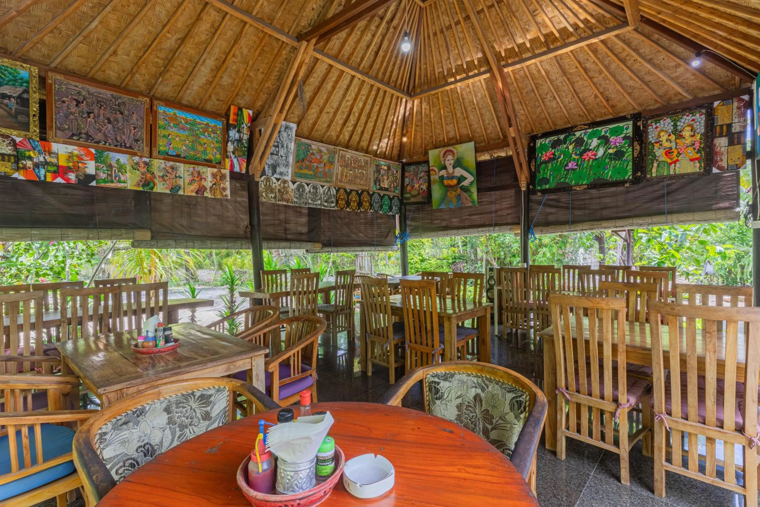 Restaurant/places to eat in Radjes Bungalow Nusa Penida