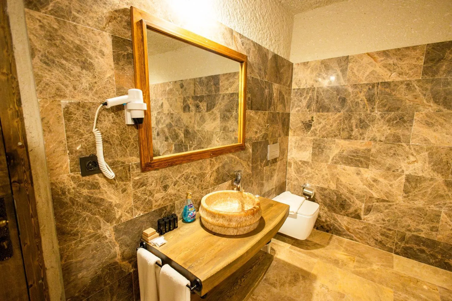 Shower in Majestic Cave House