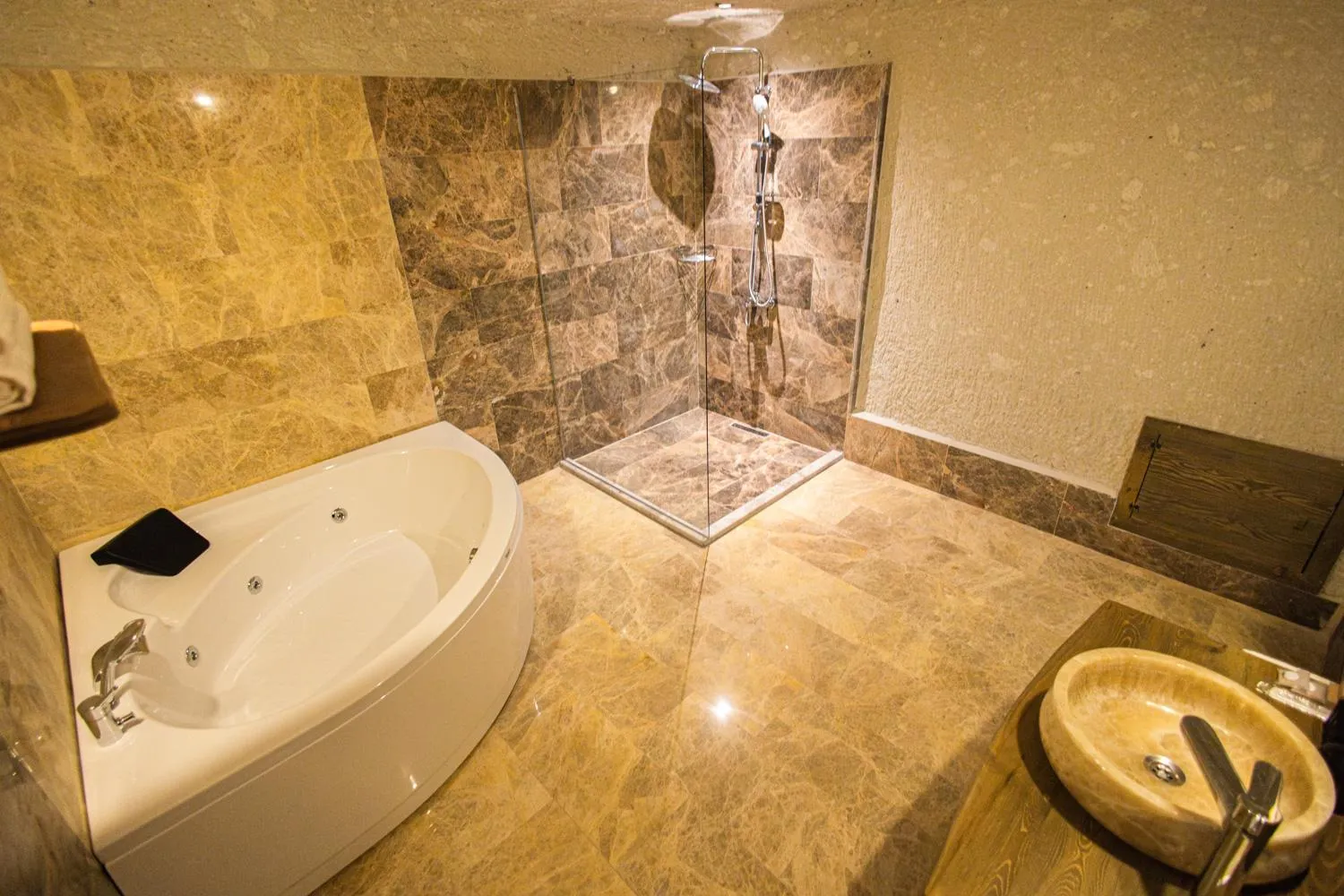 Shower in Majestic Cave House